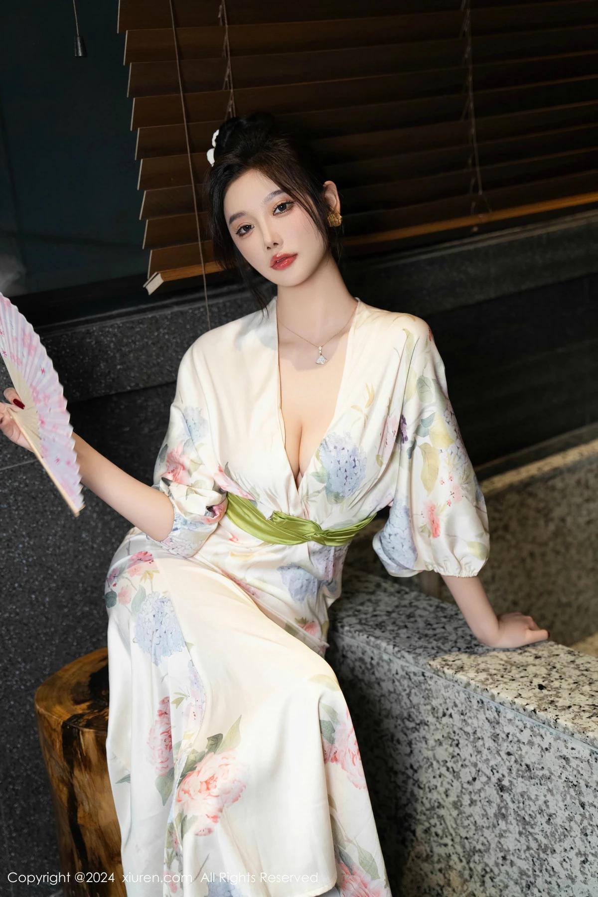 [XiuRen秀人网]第9470期杨晨晨写真  第25张-《94零社区》
