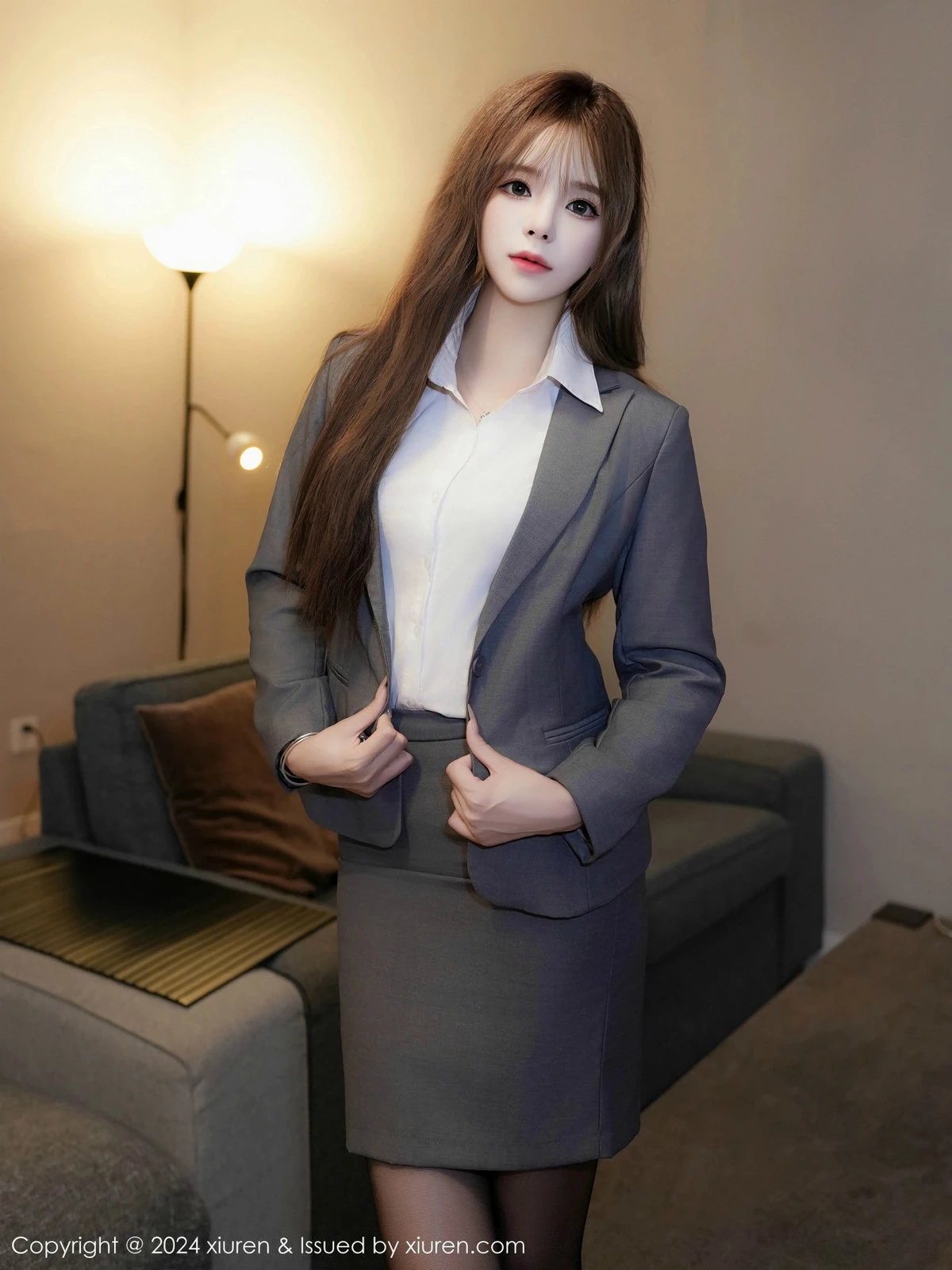 [XiuRen秀人网]第9507期菲菲吃不胖写真  第15张-《94零社区》