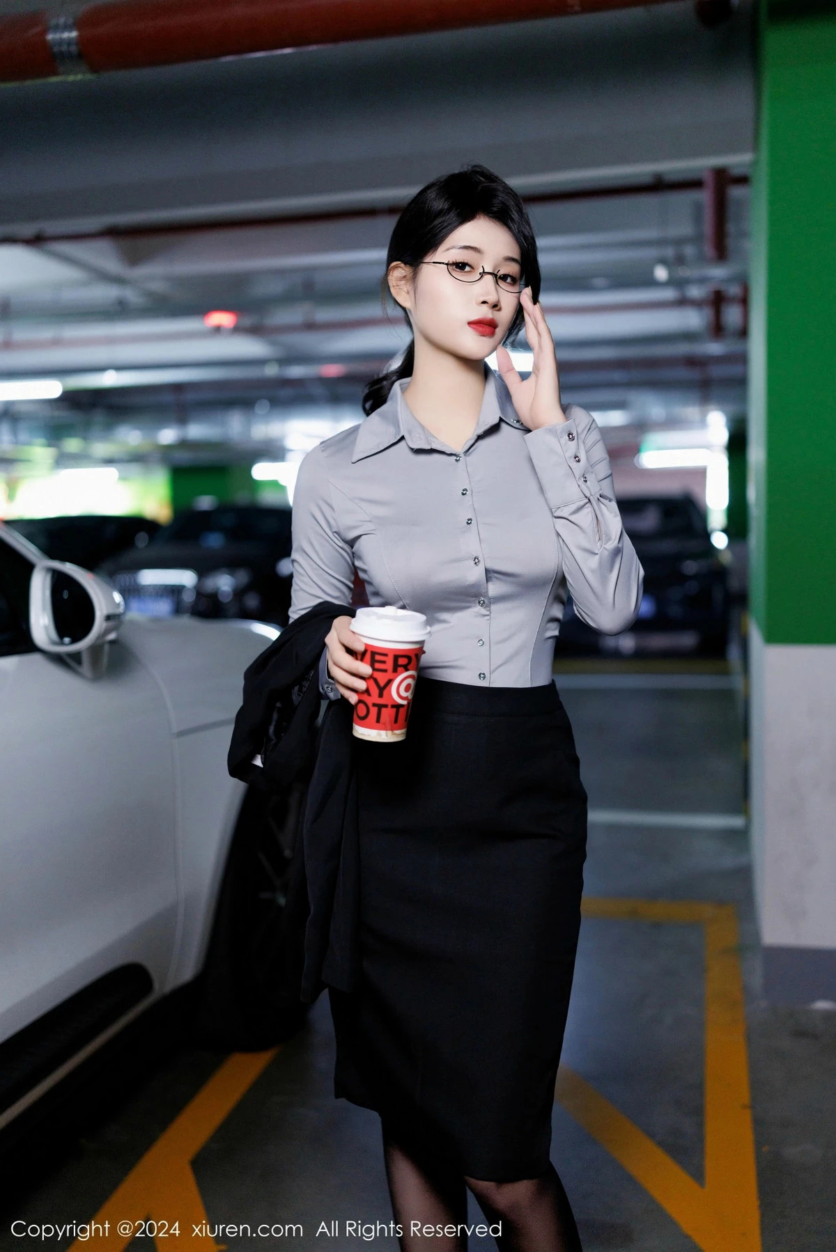 [XiuRen秀人网]第9567期南乔写真  第3张-《94零社区》