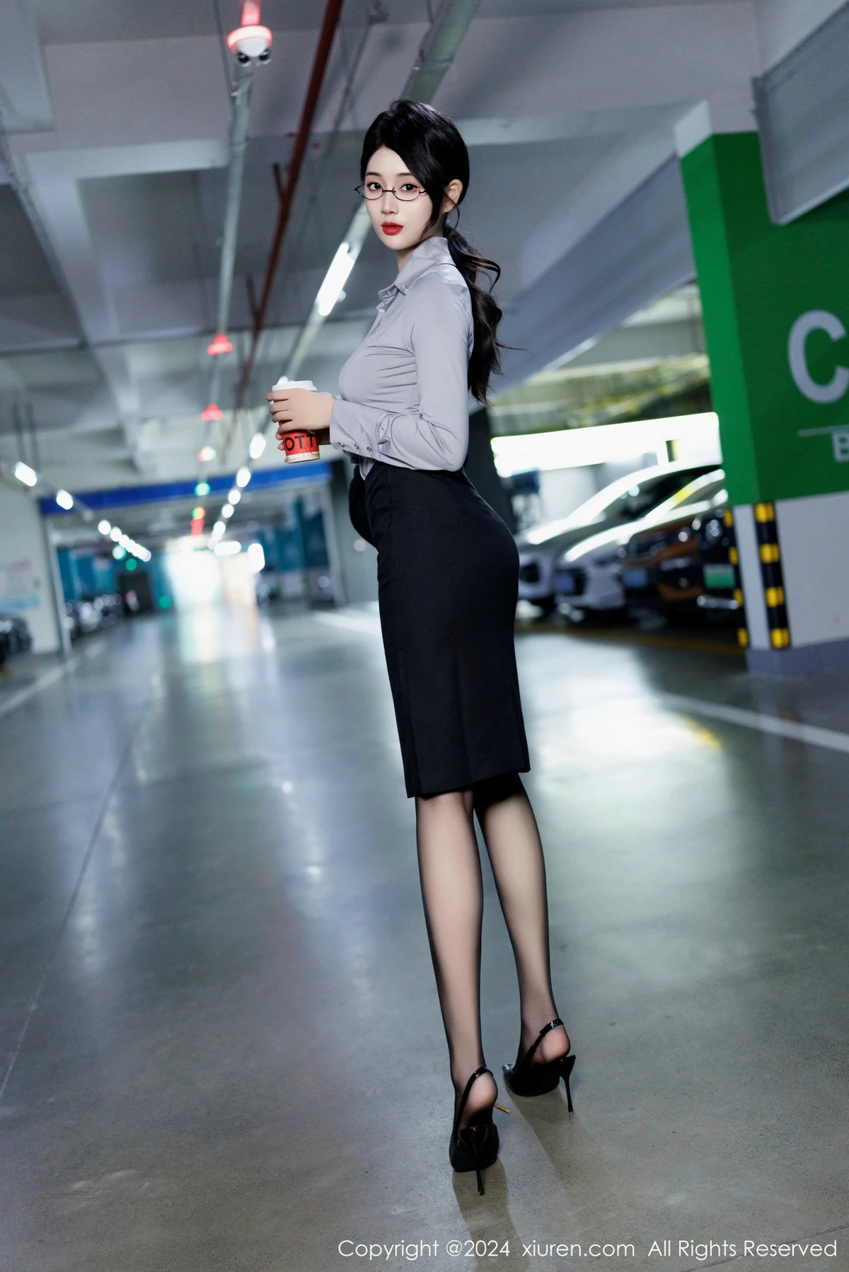 [XiuRen秀人网]第9567期南乔写真  第25张-《94零社区》
