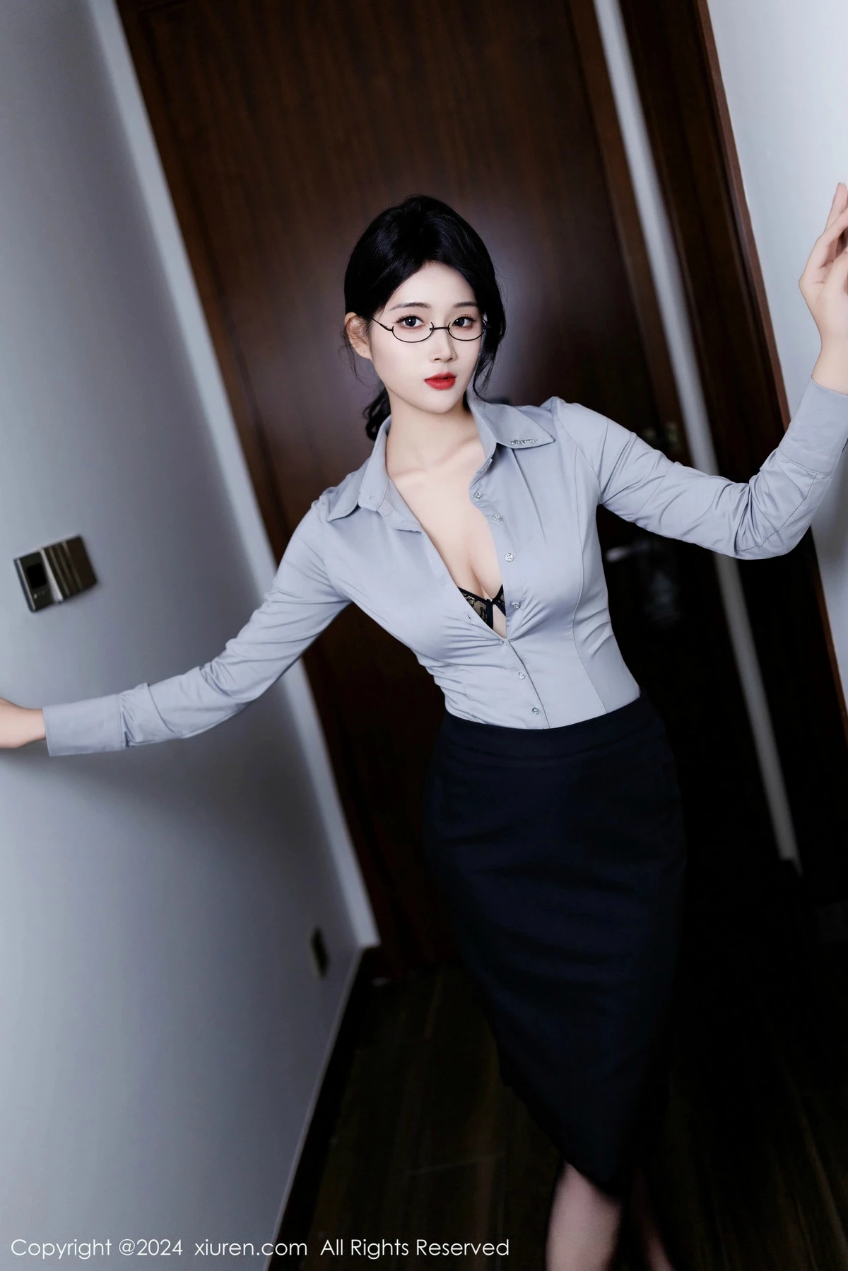 [XiuRen秀人网]第9567期南乔写真  第33张-《94零社区》