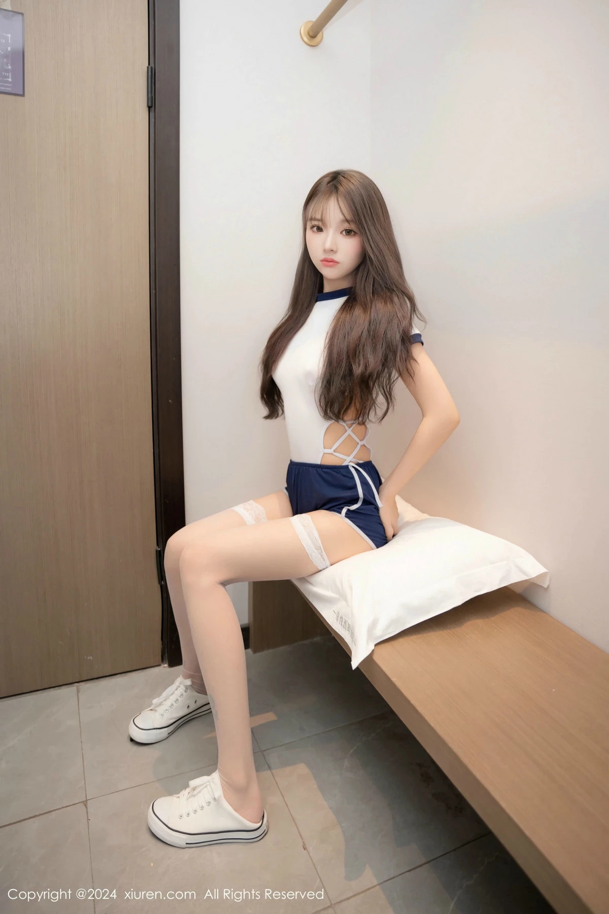 [XiuRen秀人网]第9654期羊大衣写真  第6张-《94零社区》