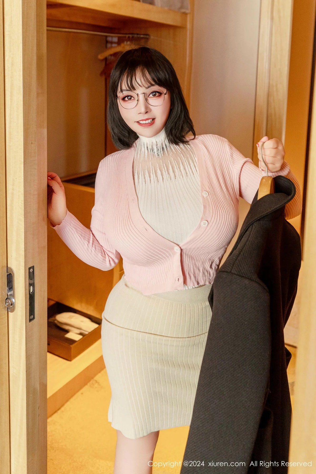 [XiuRen秀人网]第9685期油田溪溪写真  第9张-《94零社区》