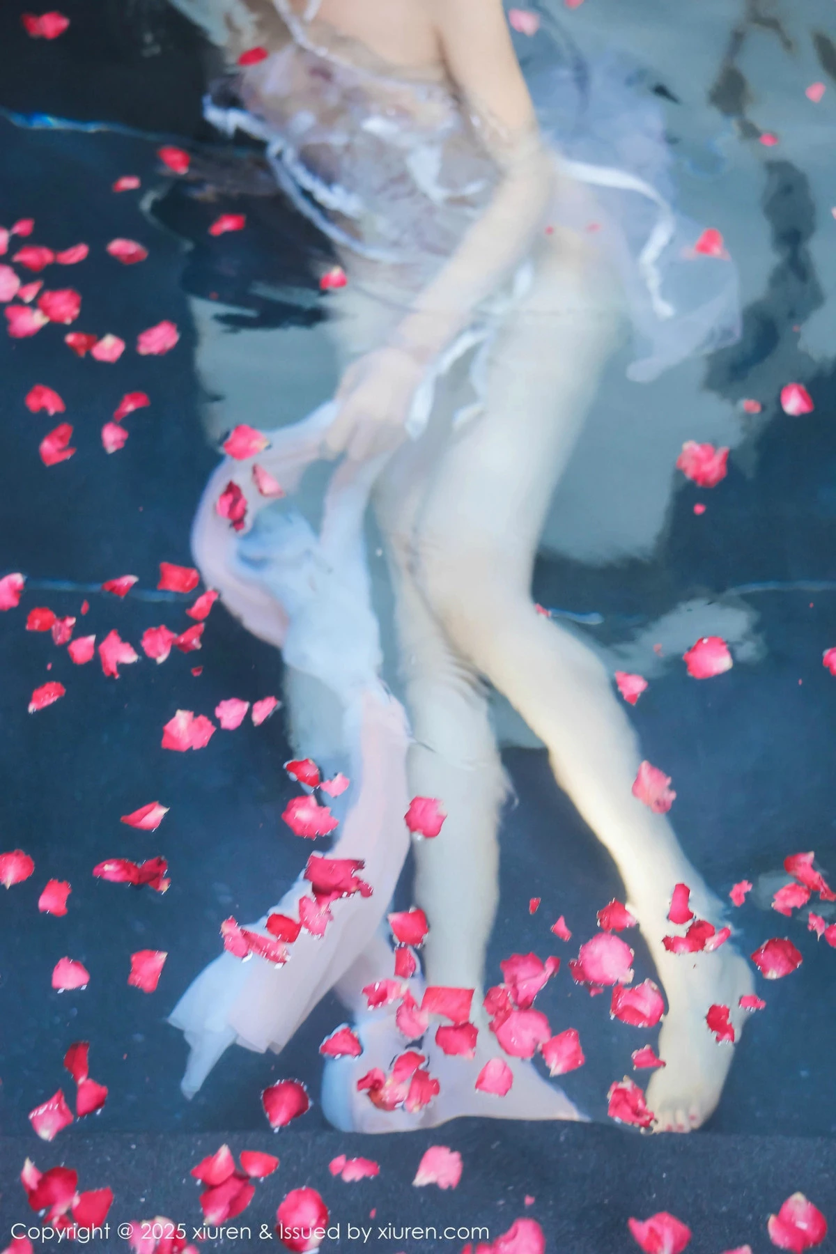 [XiuRen秀人网]第9778期桃妖夭写真  第5张-《94零社区》