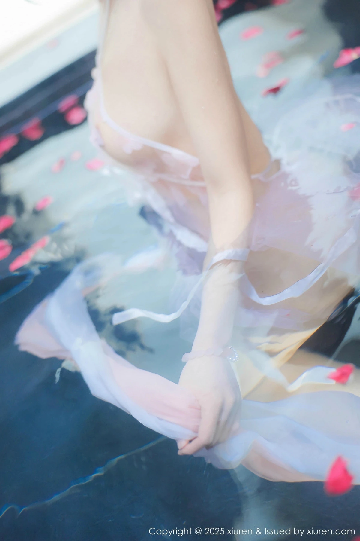 [XiuRen秀人网]第9778期桃妖夭写真  第8张-《94零社区》