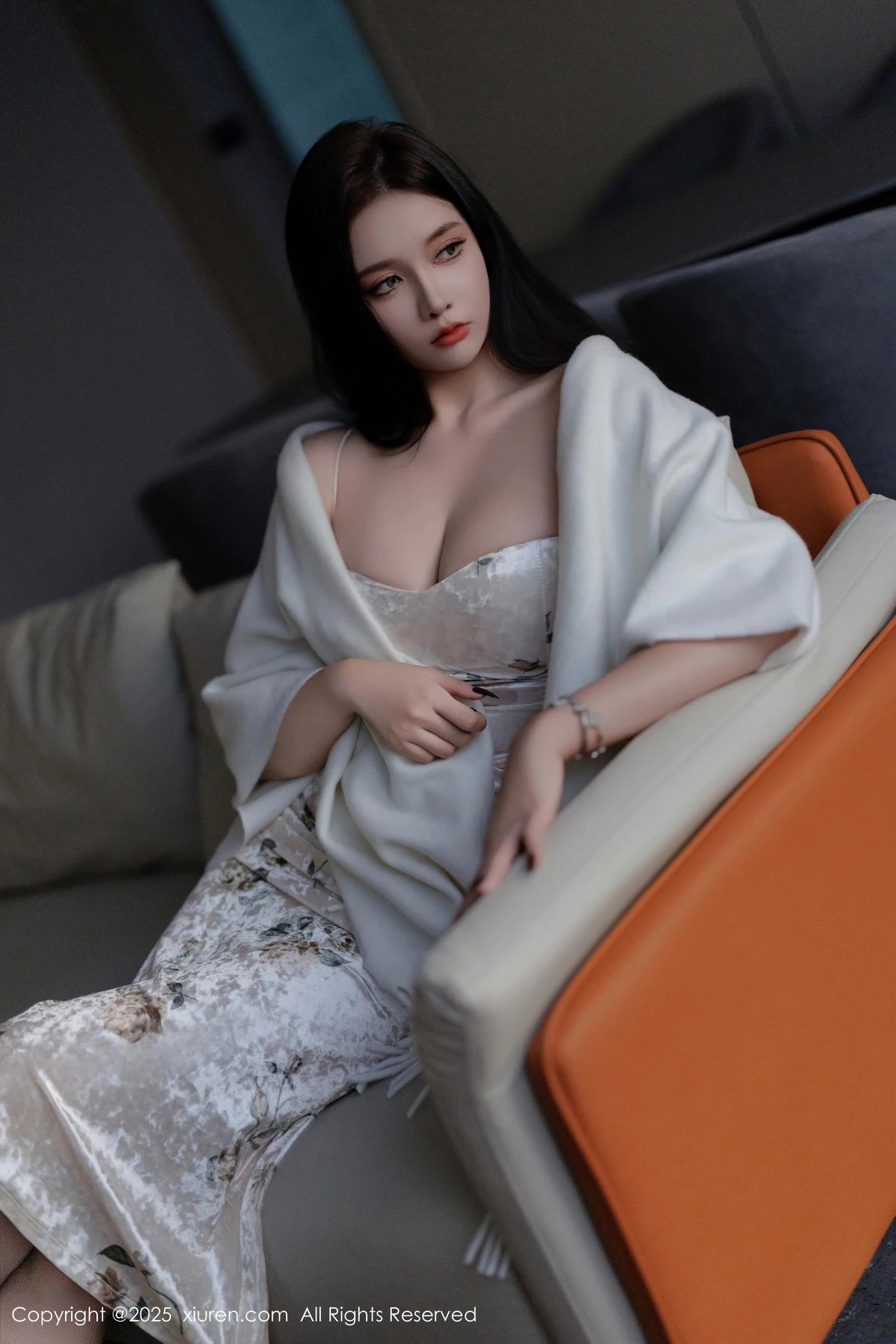 [XiuRen秀人网]第9899期娜比写真  第4张-《94零社区》