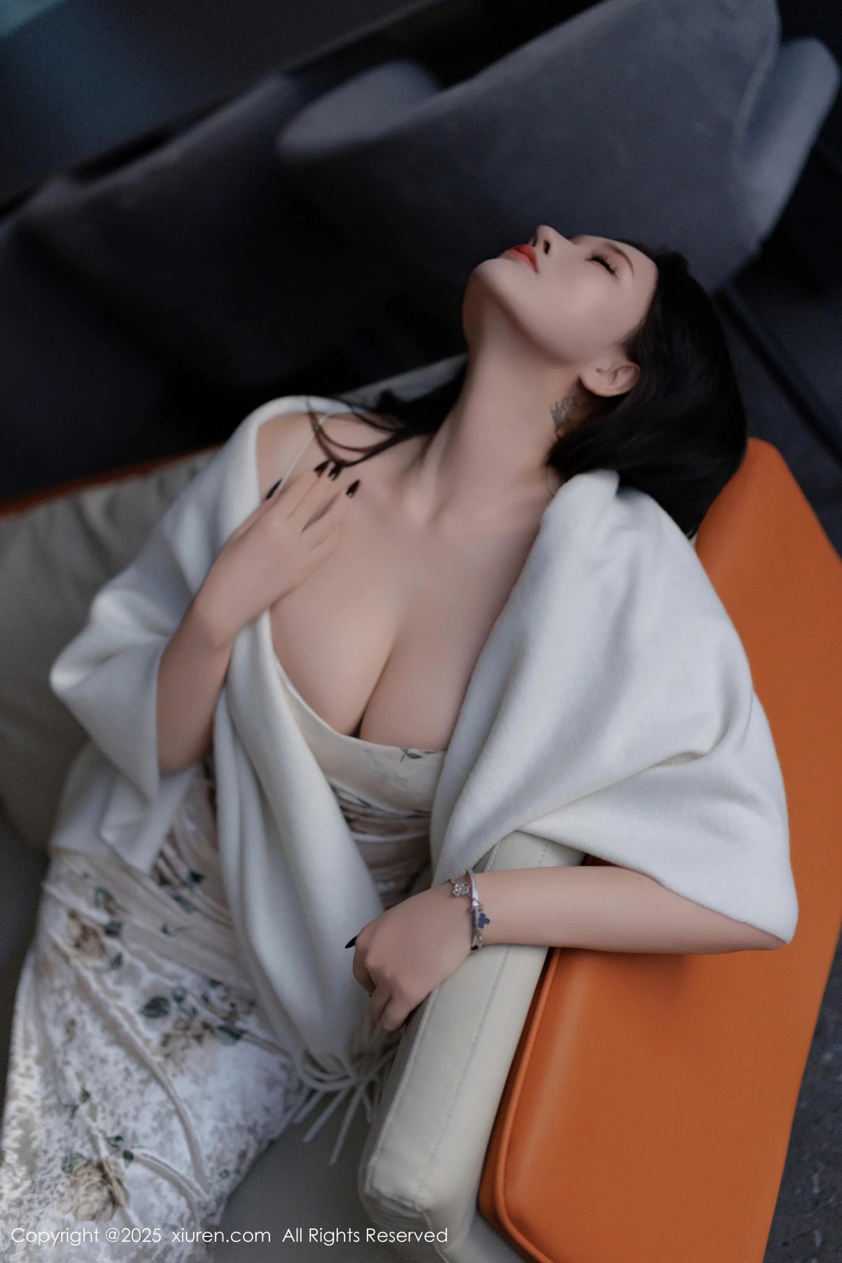 [XiuRen秀人网]第9899期娜比写真  第8张-《94零社区》