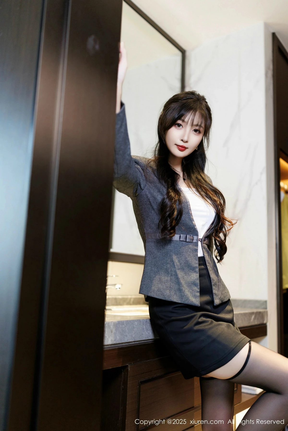 [XiuRen秀人网]第9957期樱桃小阑子写真  第1张-《94零社区》