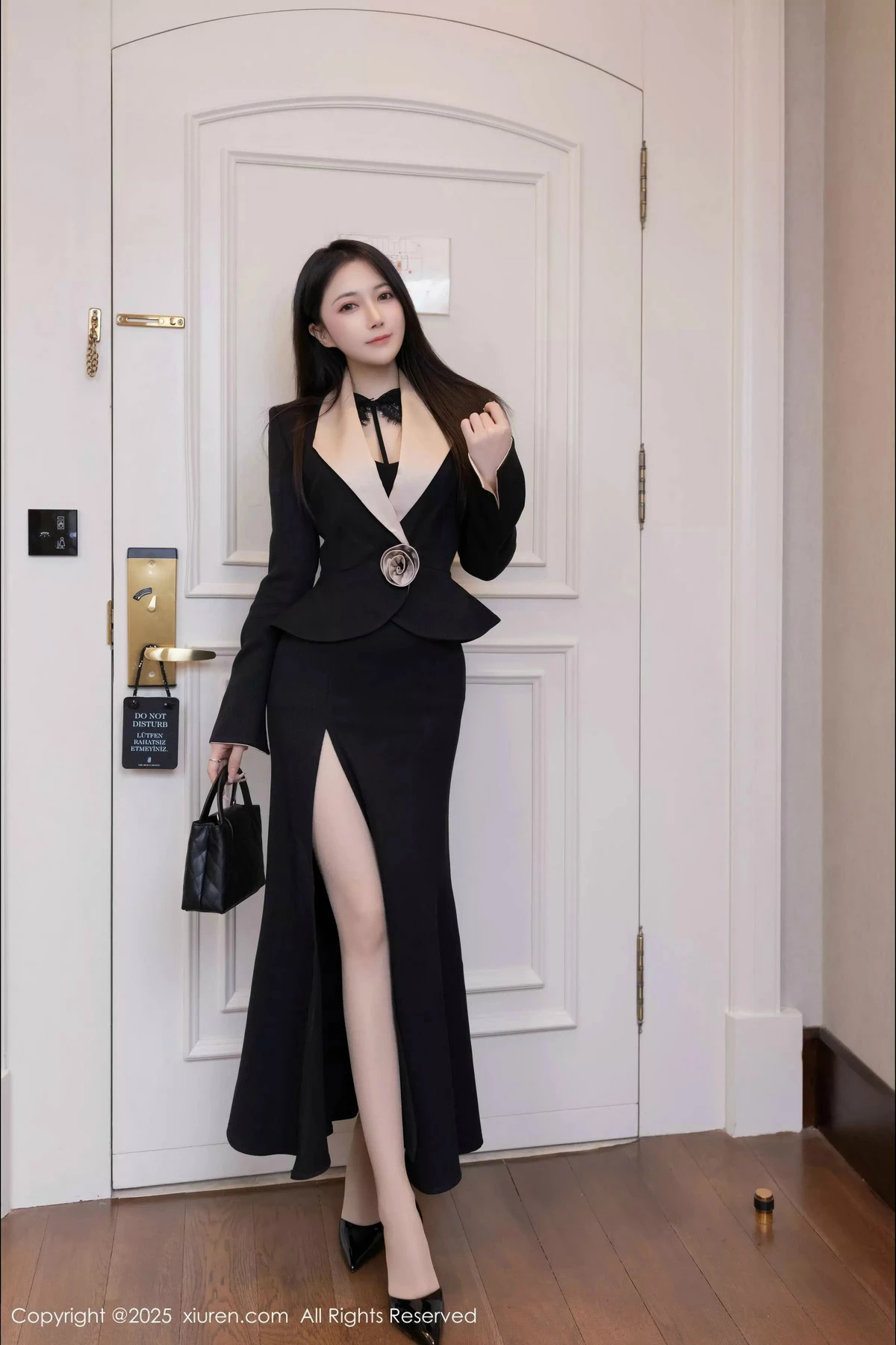 [XiuRen秀人网]第9953期鱼子酱写真  第2张-《94零社区》
