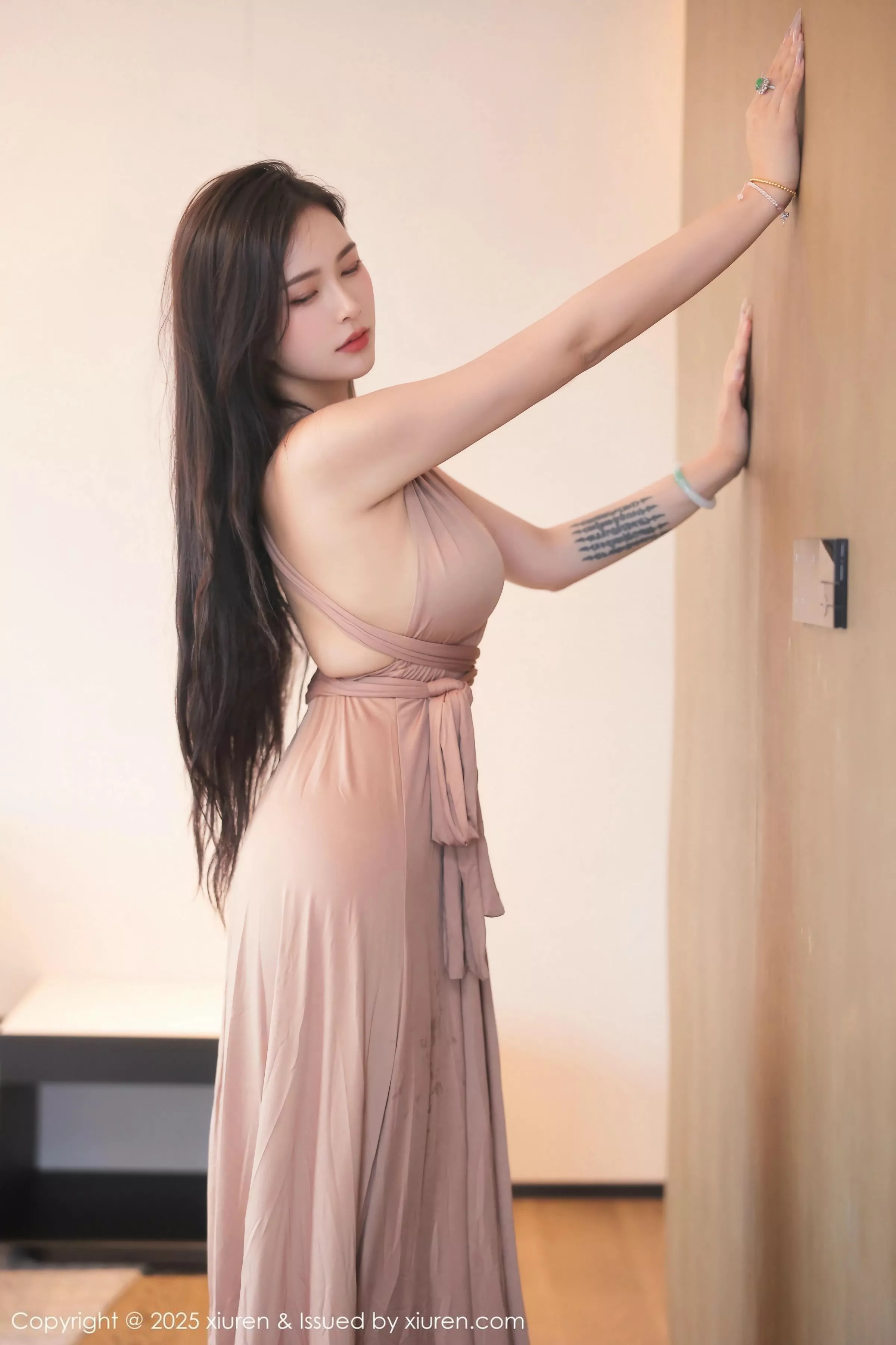 [XiuRen秀人网]第10432期娜比写真  第3张-《94零社区》