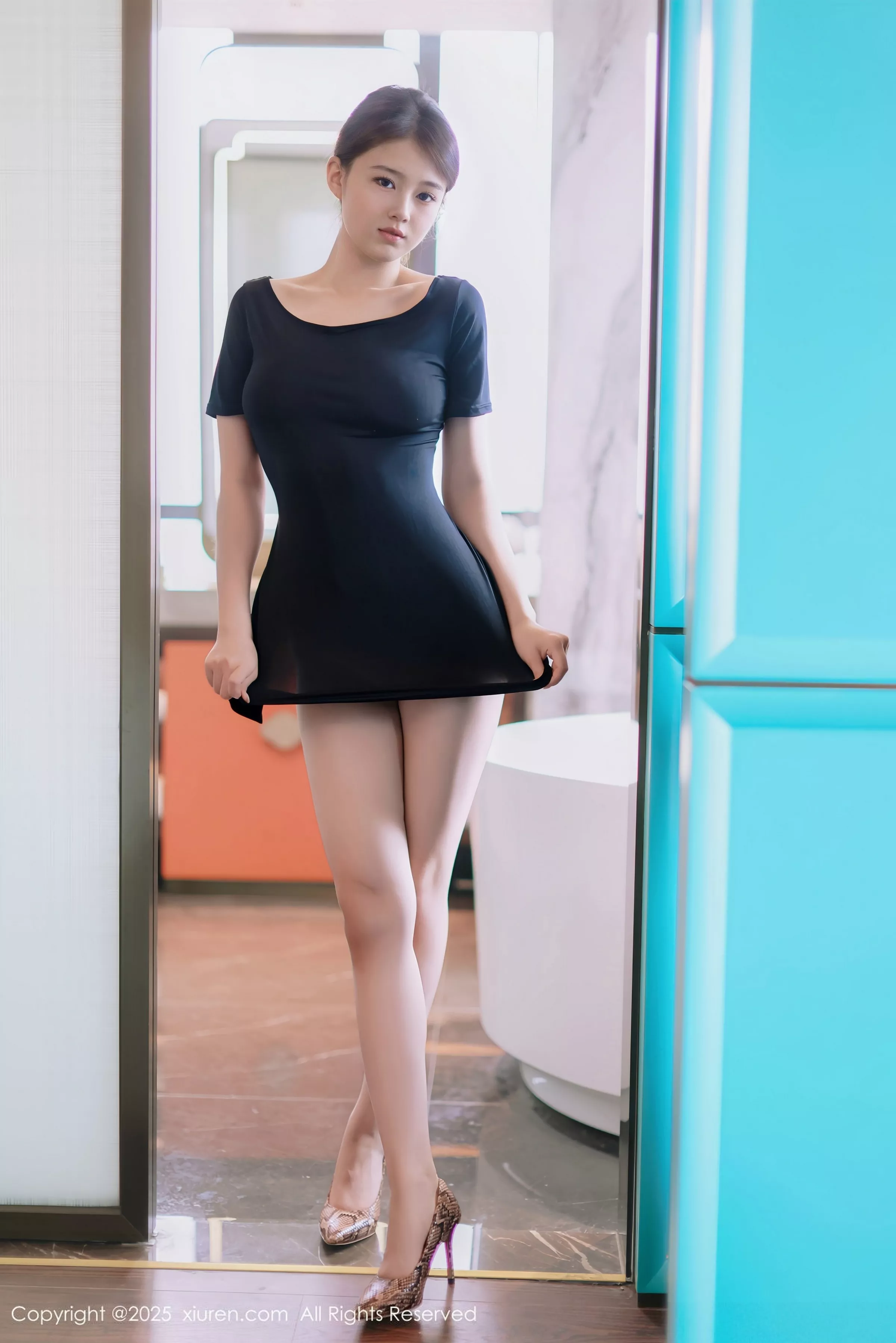 [XiuRen秀人网]第10426期小橘子写真  第14张-《94零社区》