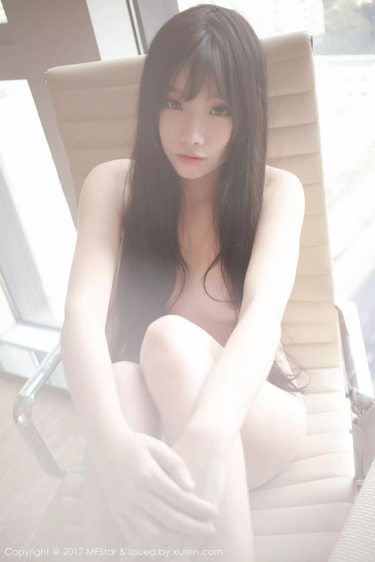 [MFStar模范学院]第083期草莓兔兔写真  第1张-《94零社区》