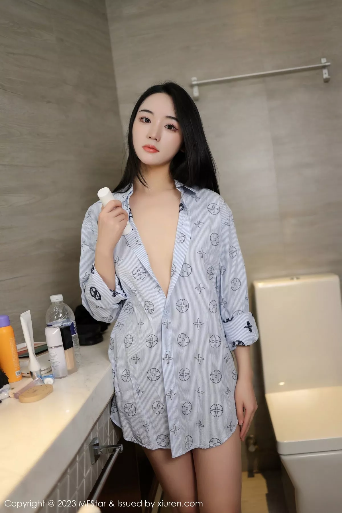 [MFStar模范学院]第595期汐汐爱吃草莓写真  第1张-《94零社区》
