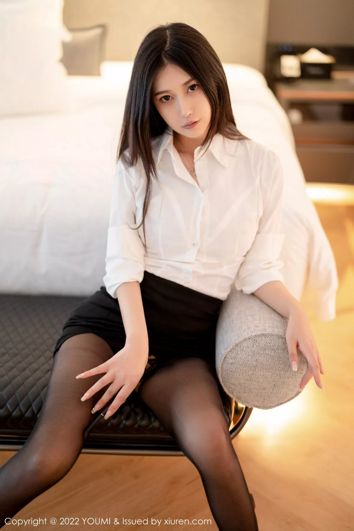 [YouMi尤蜜荟]第827期阿姣写真  第4张-《94零社区》