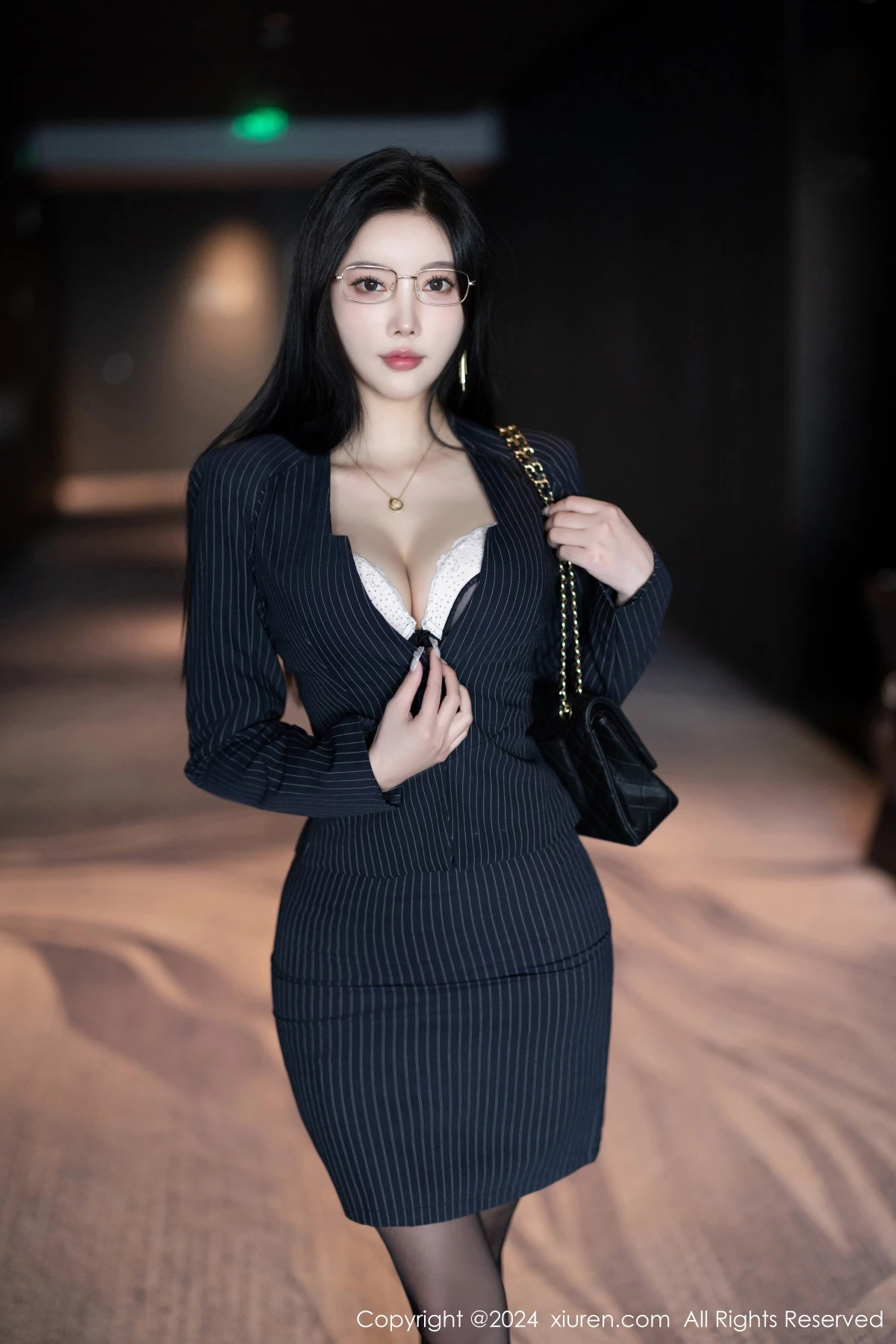 [XiaoYu画语界]第1188期杨晨晨写真  第2张-《94零社区》
