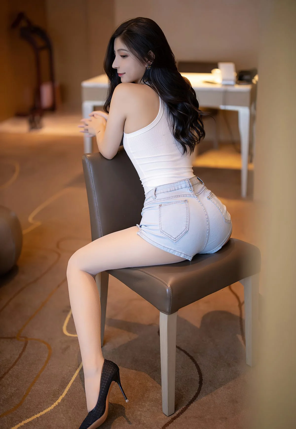 小蛮妖性感热裤肉丝袜高跟完美大圆臀666人体艺术  第6张-《94零社区》