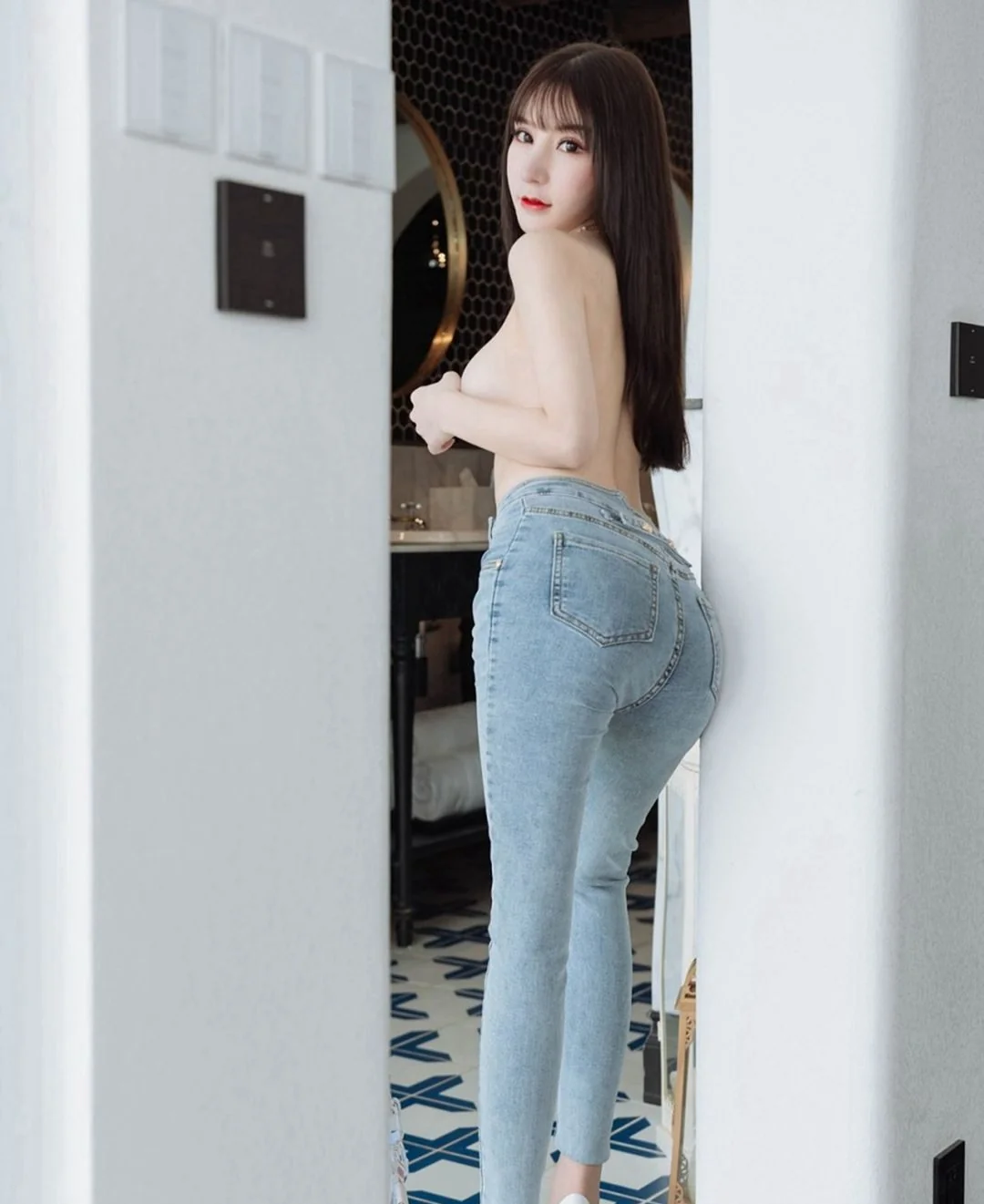 周于希Sandy牛仔裤超大美臀嫩白大奶诱惑肉丝袜  第7张-《94零社区》