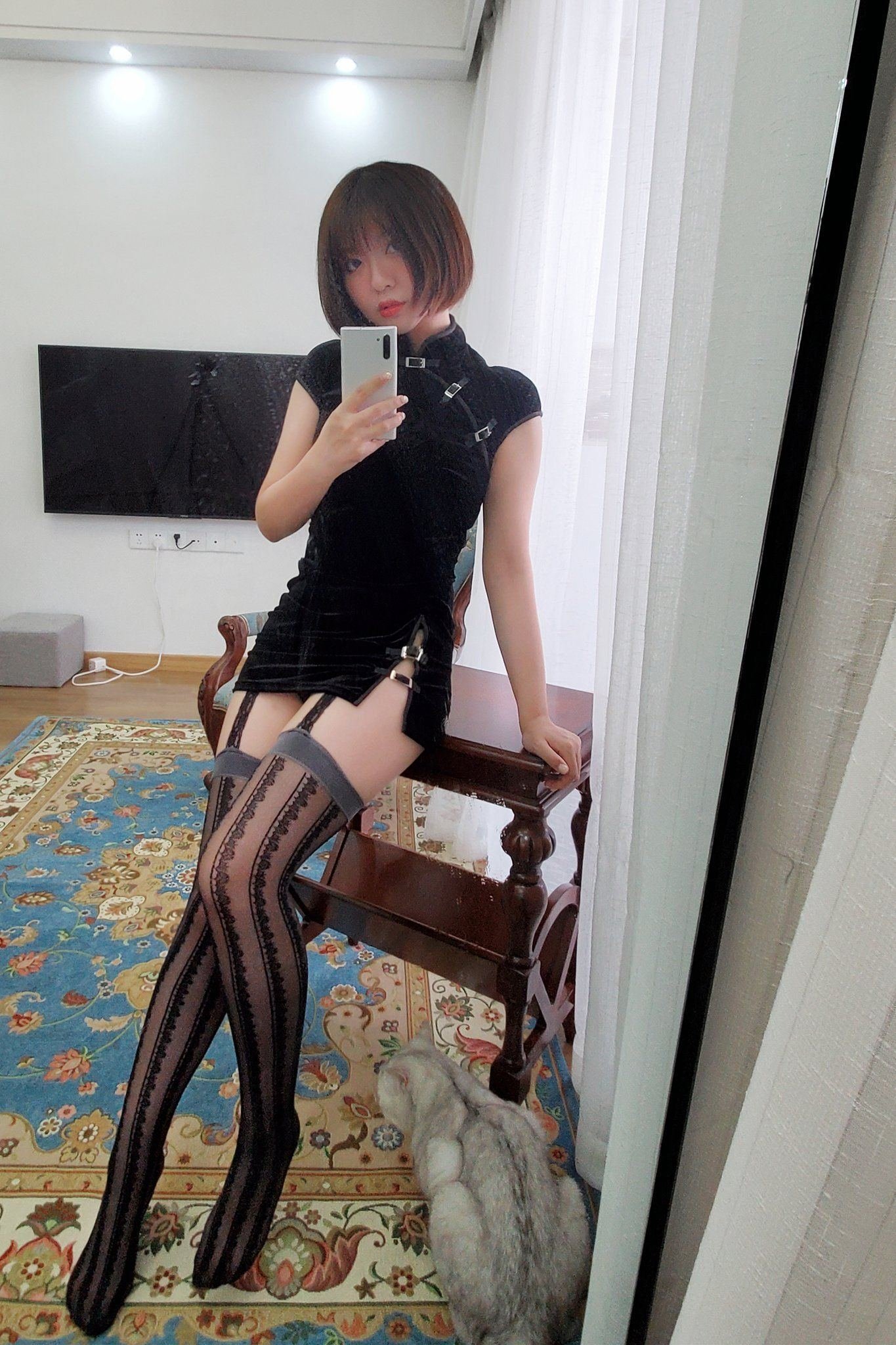 [网红COSER写真] 半半子 - 吊带黑丝袜  第26张-《94零社区》