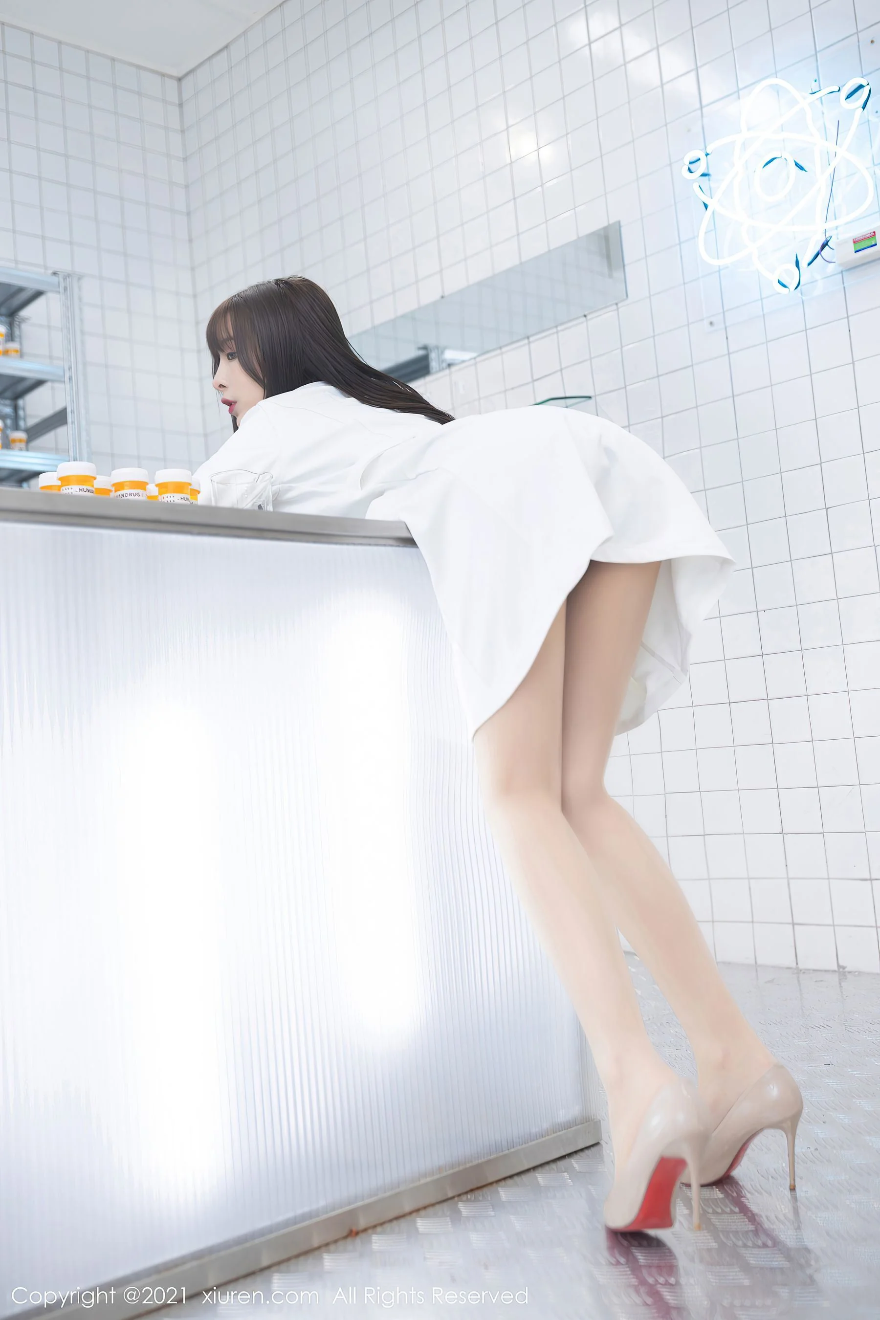 [秀人XIUREN] No.3079 陈小喵  第16张-《94零社区》