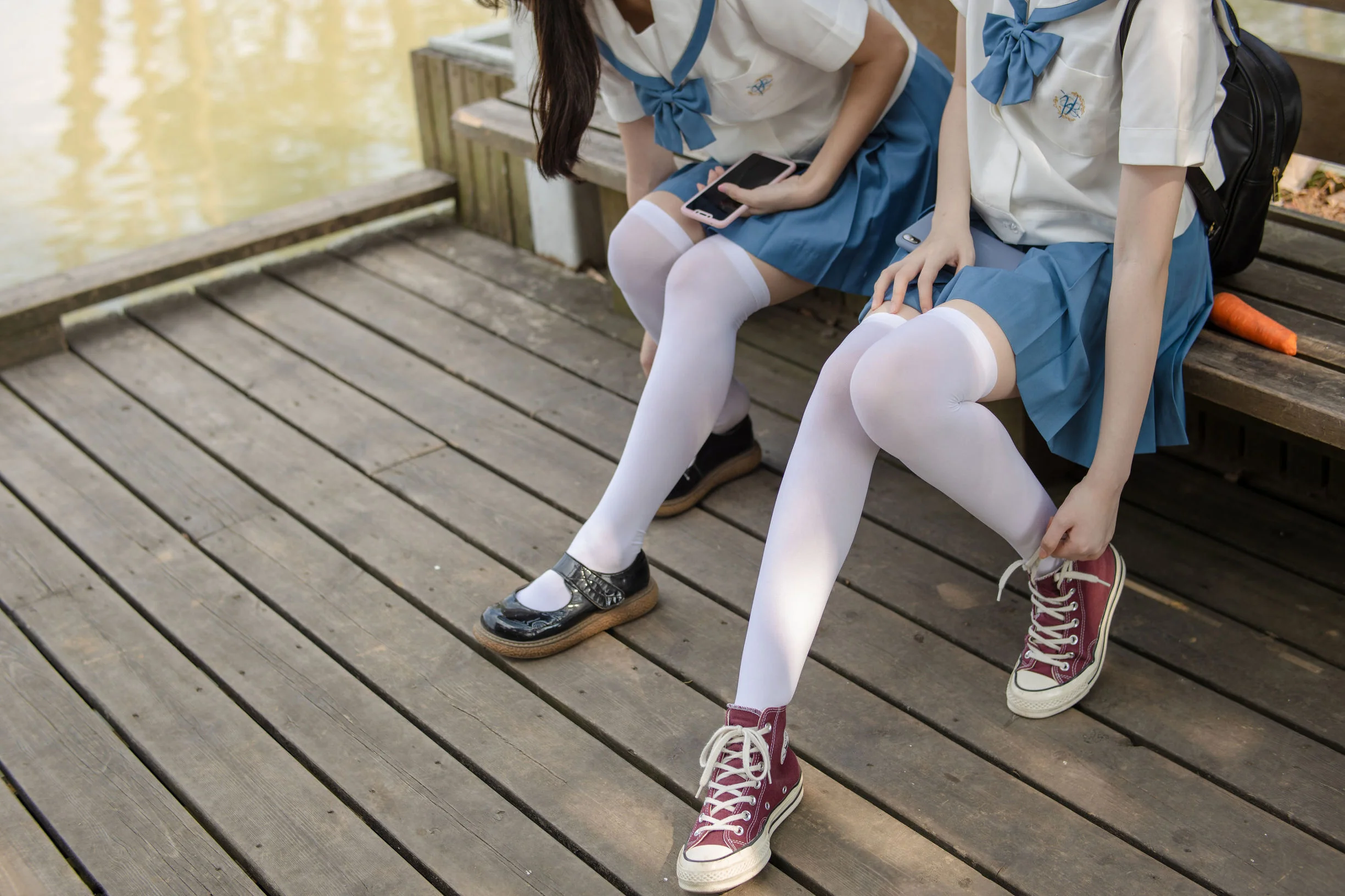 [森萝财团] JKFUN-025 默陌&Aika 80D白丝过膝袜  第74张-《94零社区》