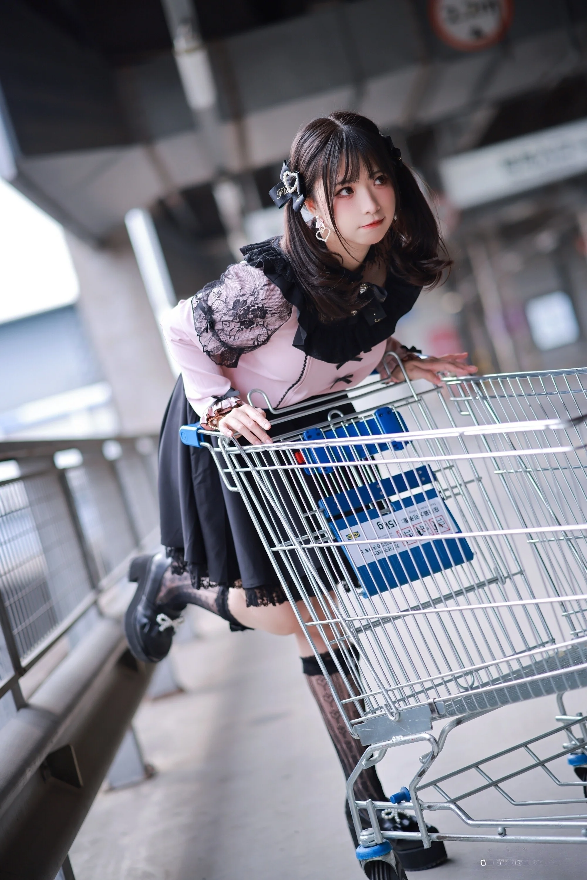 贤儿sherry - 地雷系女子51P  第27张-《94零社区》