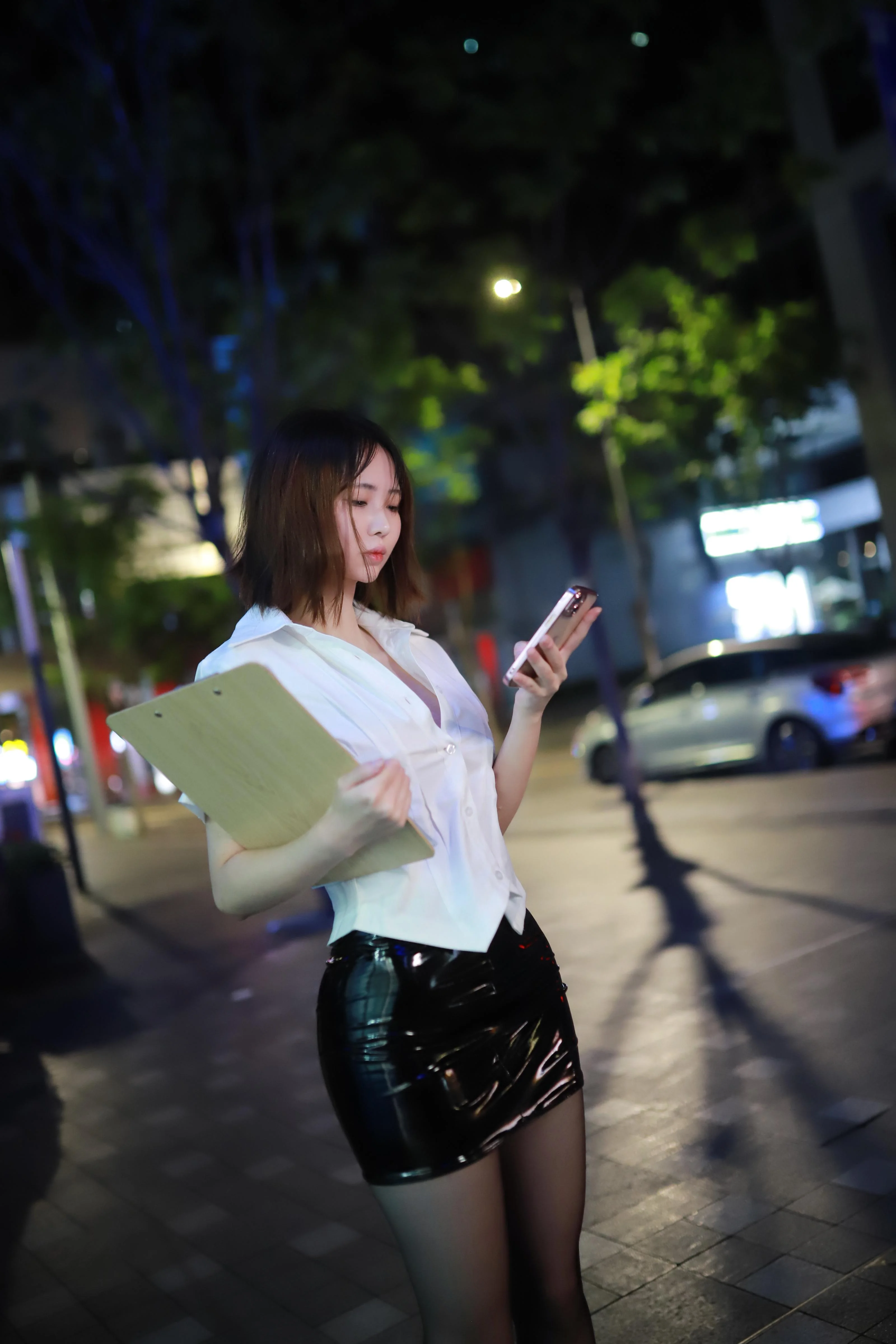 上杉绘梨落 - 被人跟踪102P  第28张-《94零社区》
