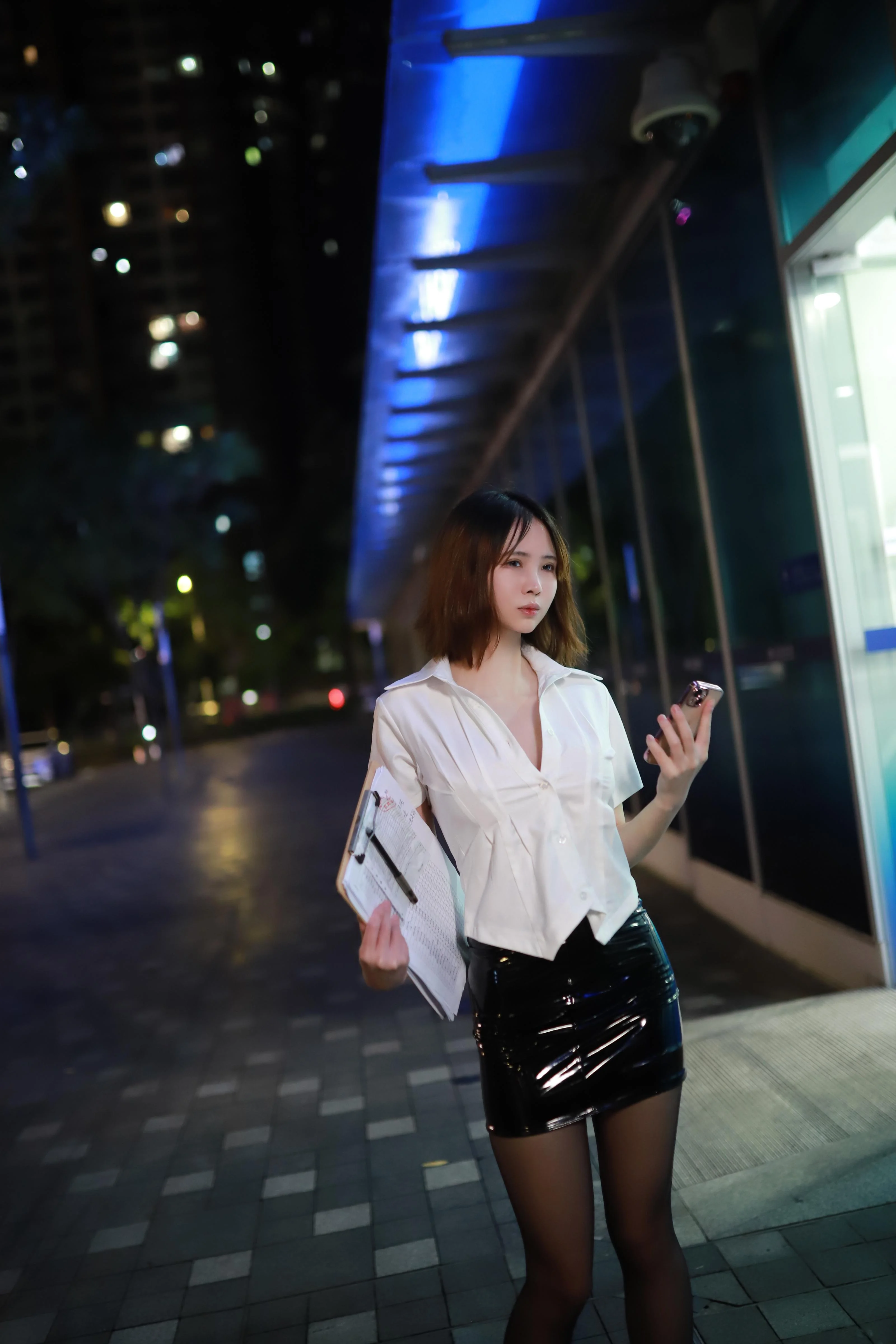 上杉绘梨落 - 被人跟踪102P  第30张-《94零社区》