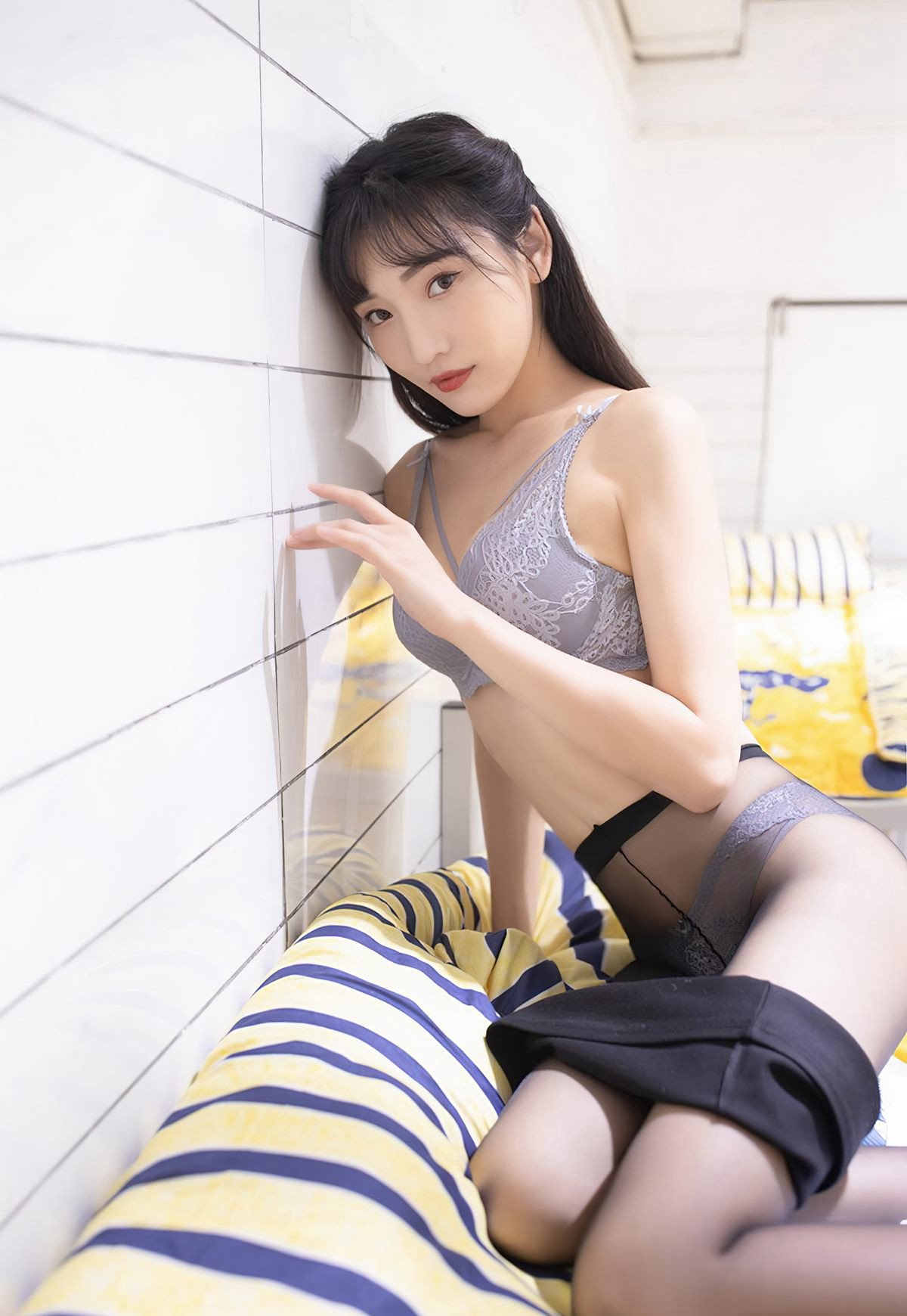 陆萱萱极品黑丝性感空姐制服诱惑高跟美腿玉足高清图  第18张-《94零社区》