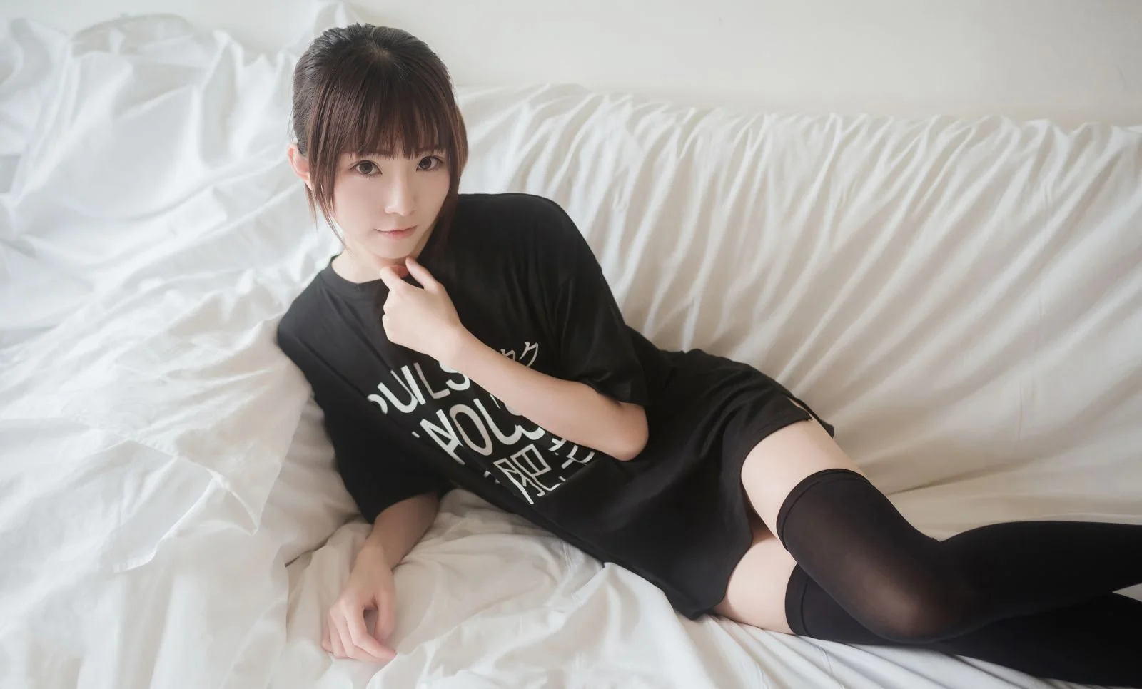JK制服美女性感黑色过膝袜Cosplay大尺度图片  第11张-《94零社区》
