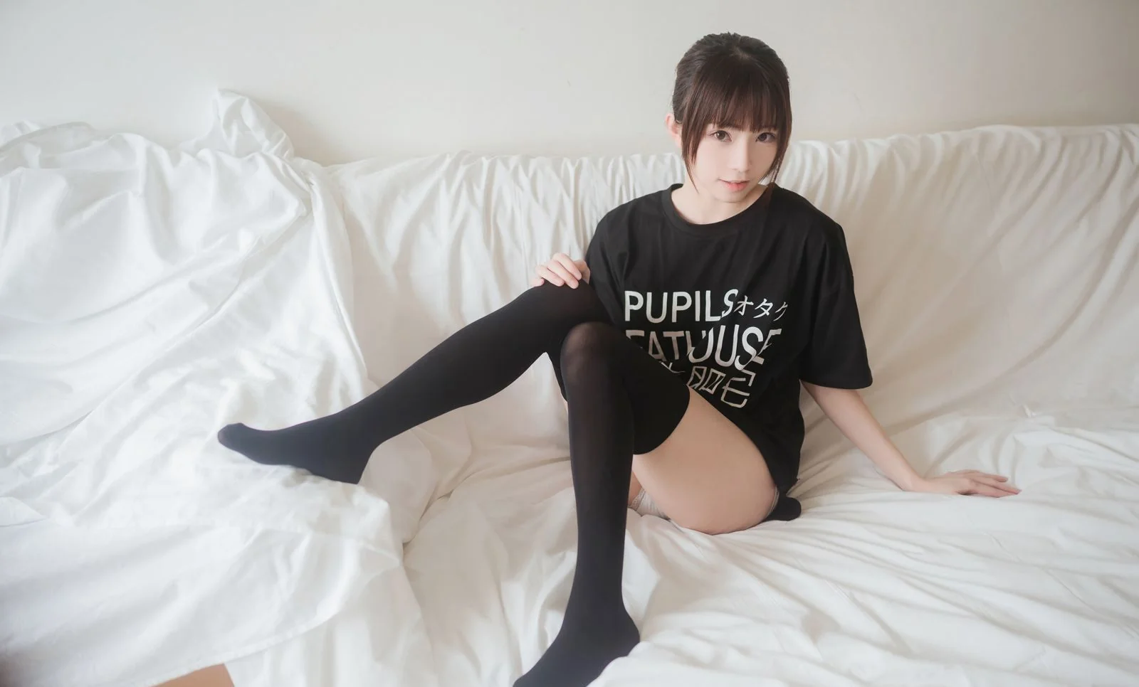 JK制服美女性感黑色过膝袜Cosplay大尺度图片  第17张-《94零社区》