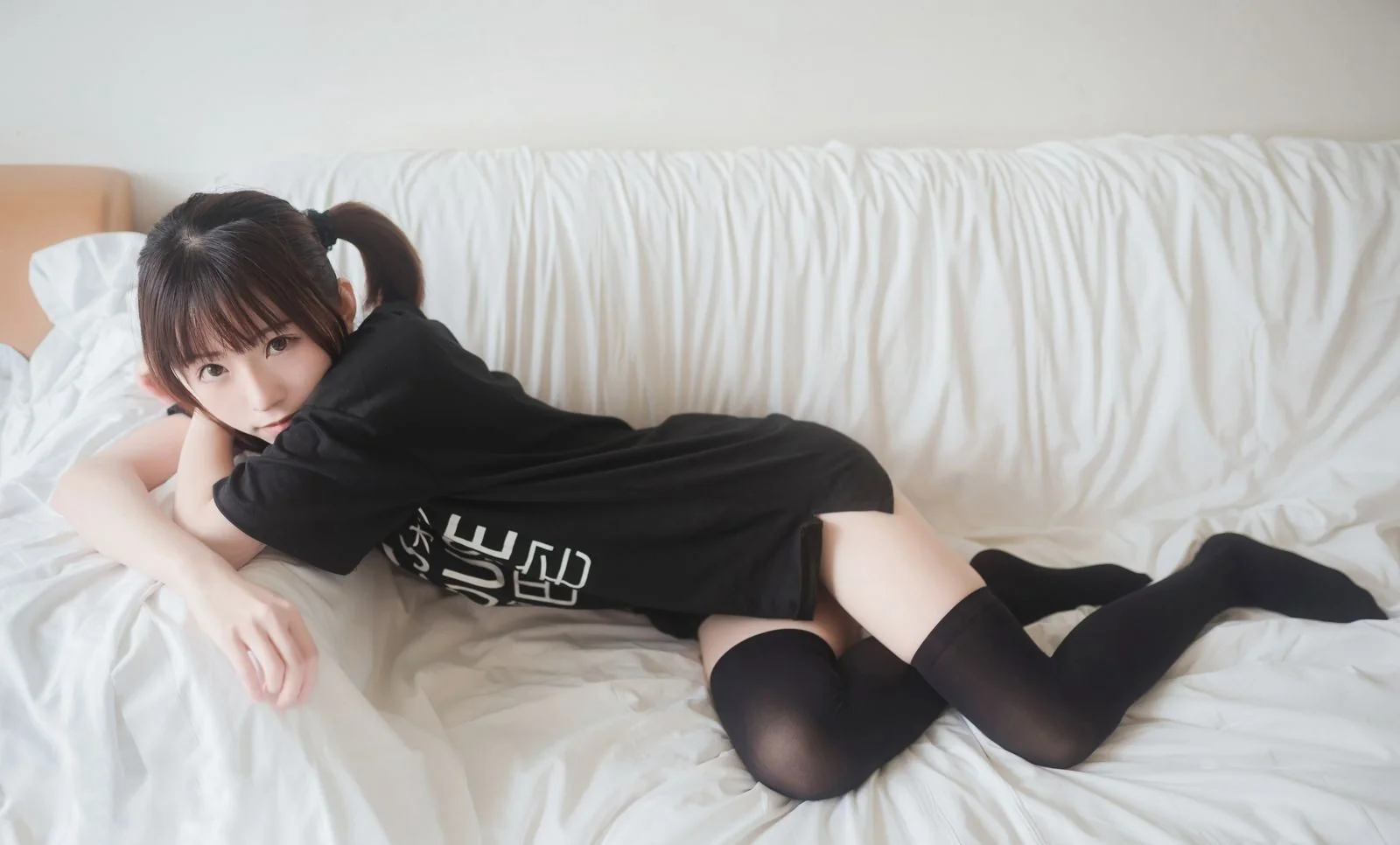JK制服美女性感黑色过膝袜Cosplay大尺度图片  第26张-《94零社区》