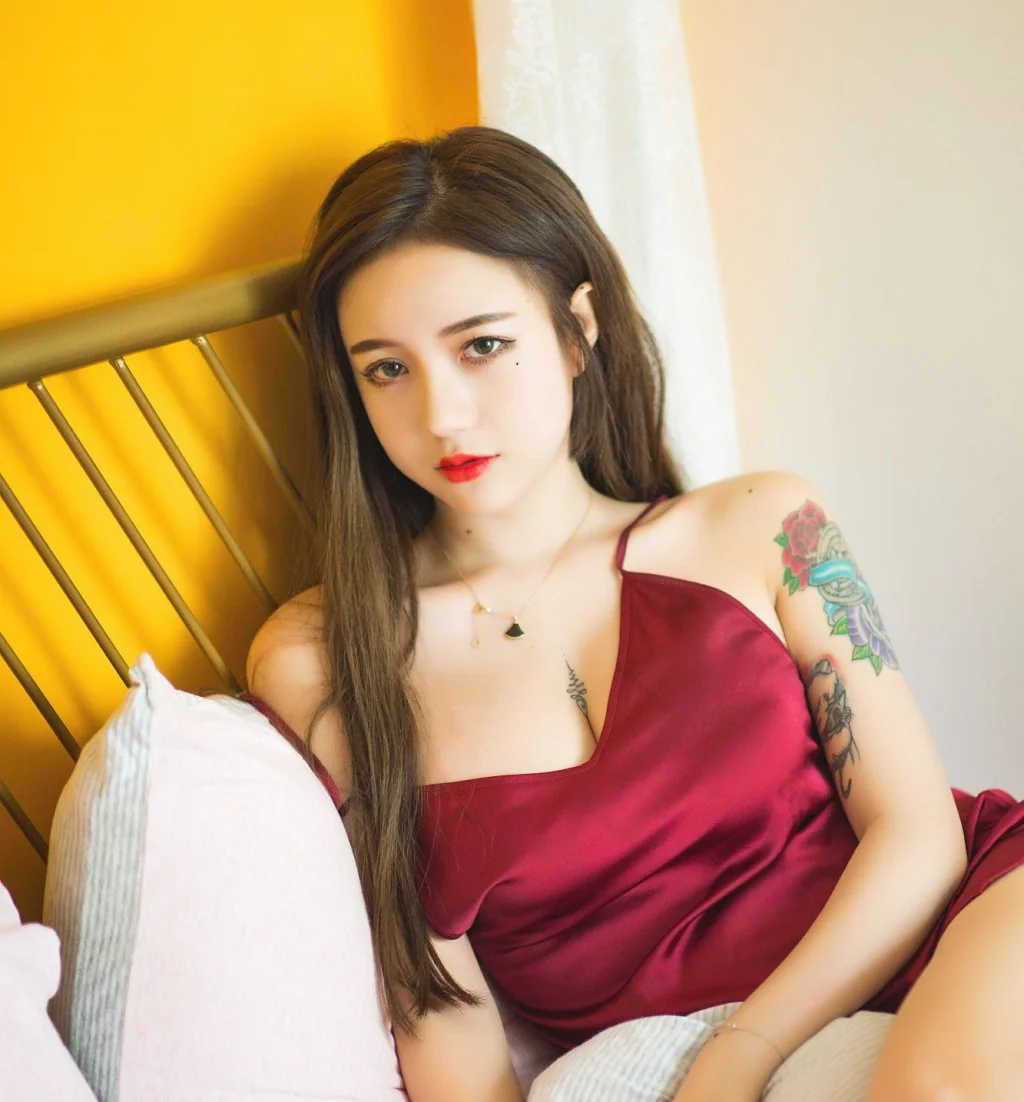 COSER洛丽塔大哥《吊带睡衣 2B改》 [Cosplay美女] 写真集[29P]  第6张-《94零社区》