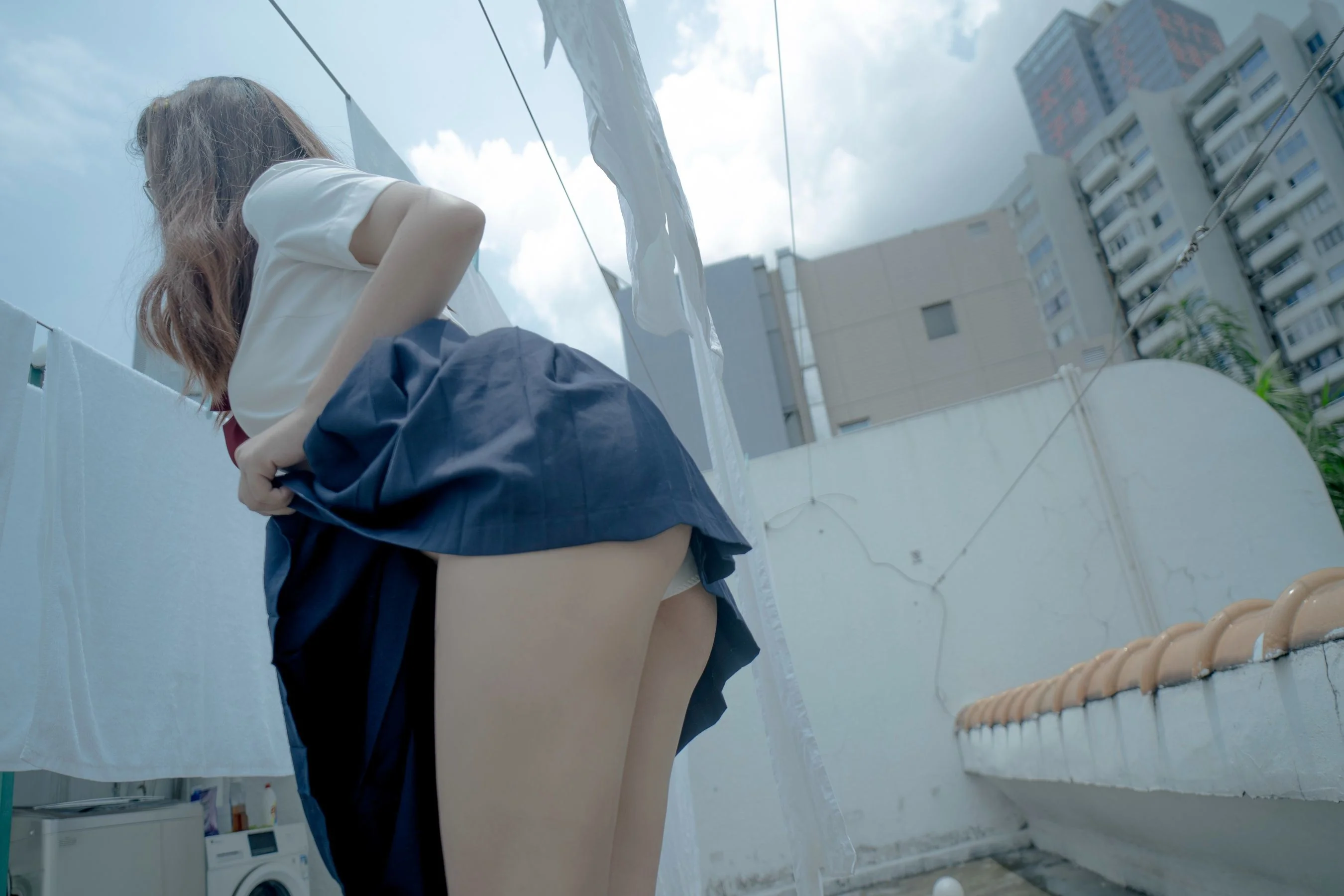 [网红COSER写真] 萌系小姐姐-白烨- - 天台  第3张-《94零社区》