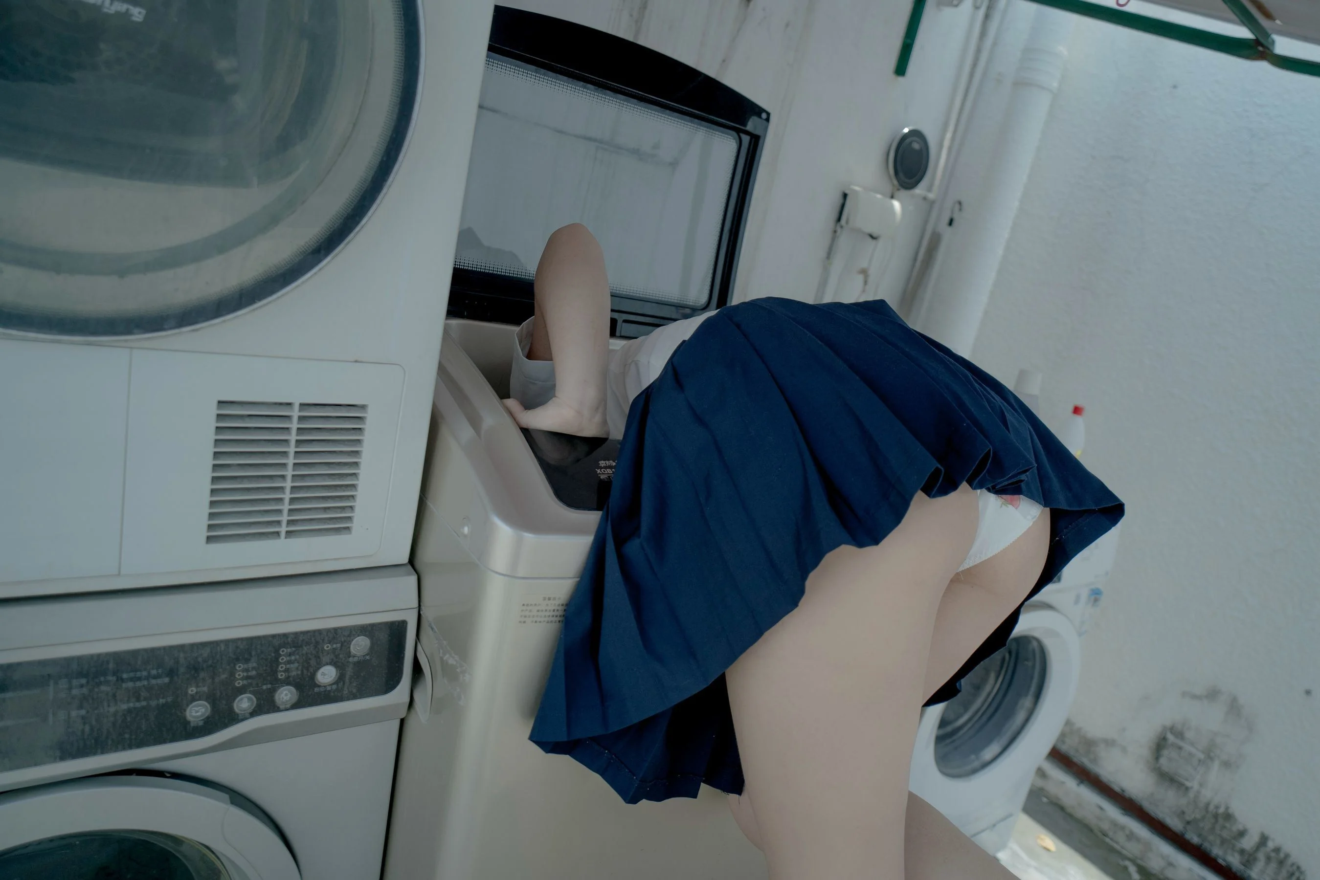 [网红COSER写真] 萌系小姐姐-白烨- - 天台  第25张-《94零社区》