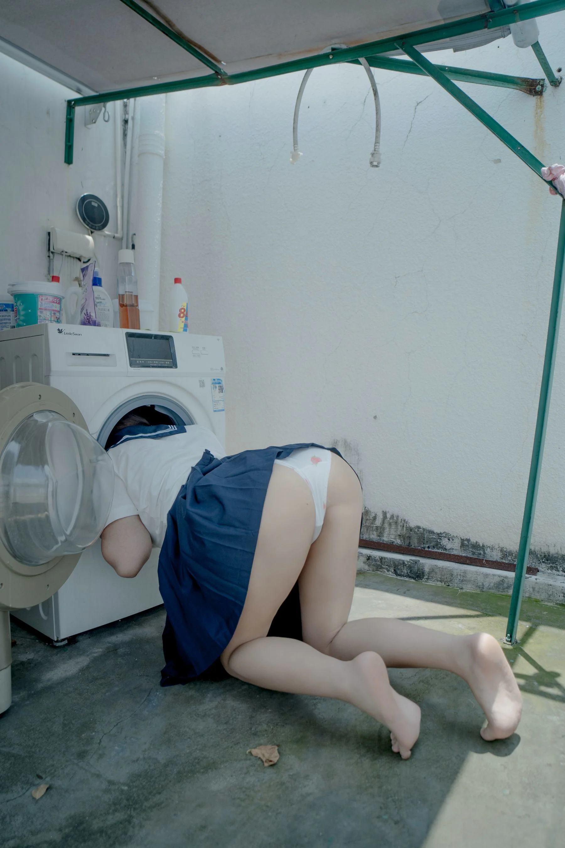 [网红COSER写真] 萌系小姐姐-白烨- - 天台  第29张-《94零社区》