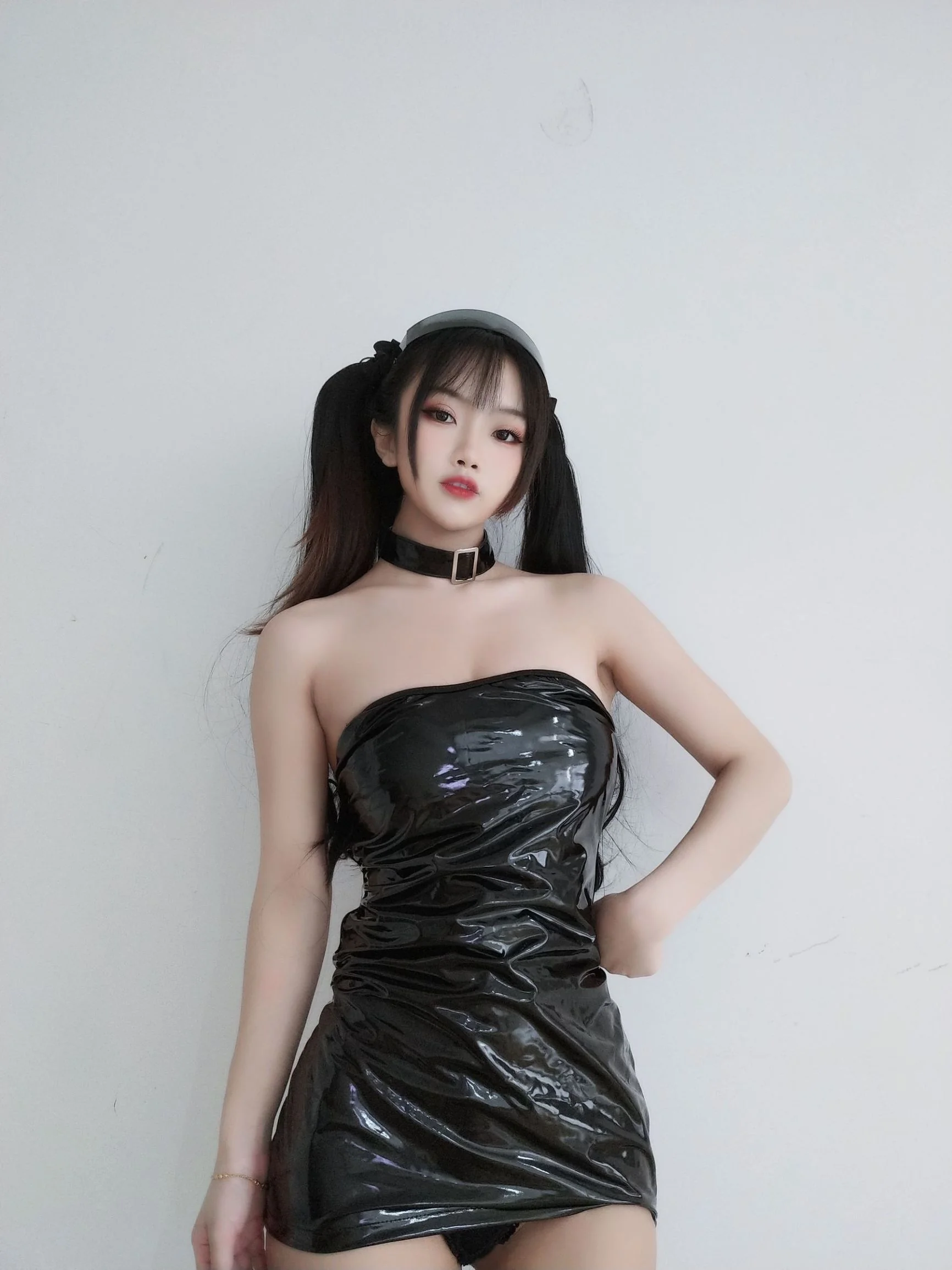 [网红COSER] 白嫩美少女鬼畜瑶 - 胶衣  第27张-《94零社区》