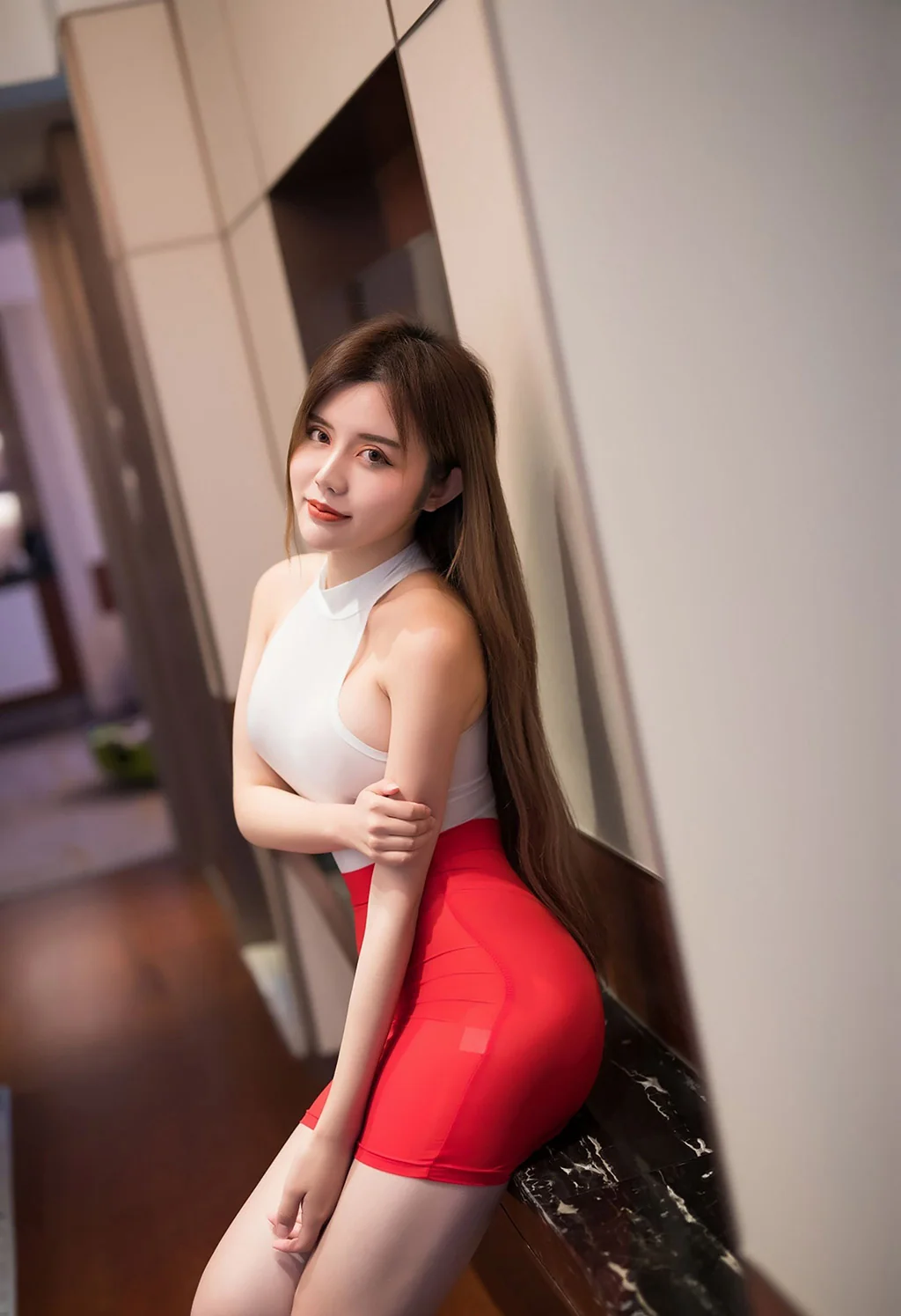 Cris卓娅祺高耸起伏的美胸与浑圆的臀部  第5张-《94零社区》