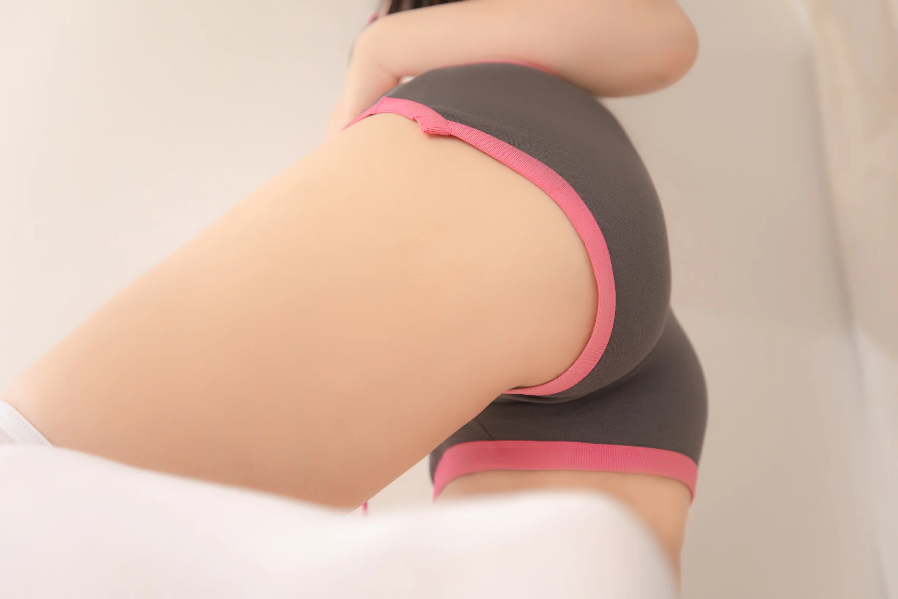 神楽坂真冬 - 伸展少女  第38张-《94零社区》