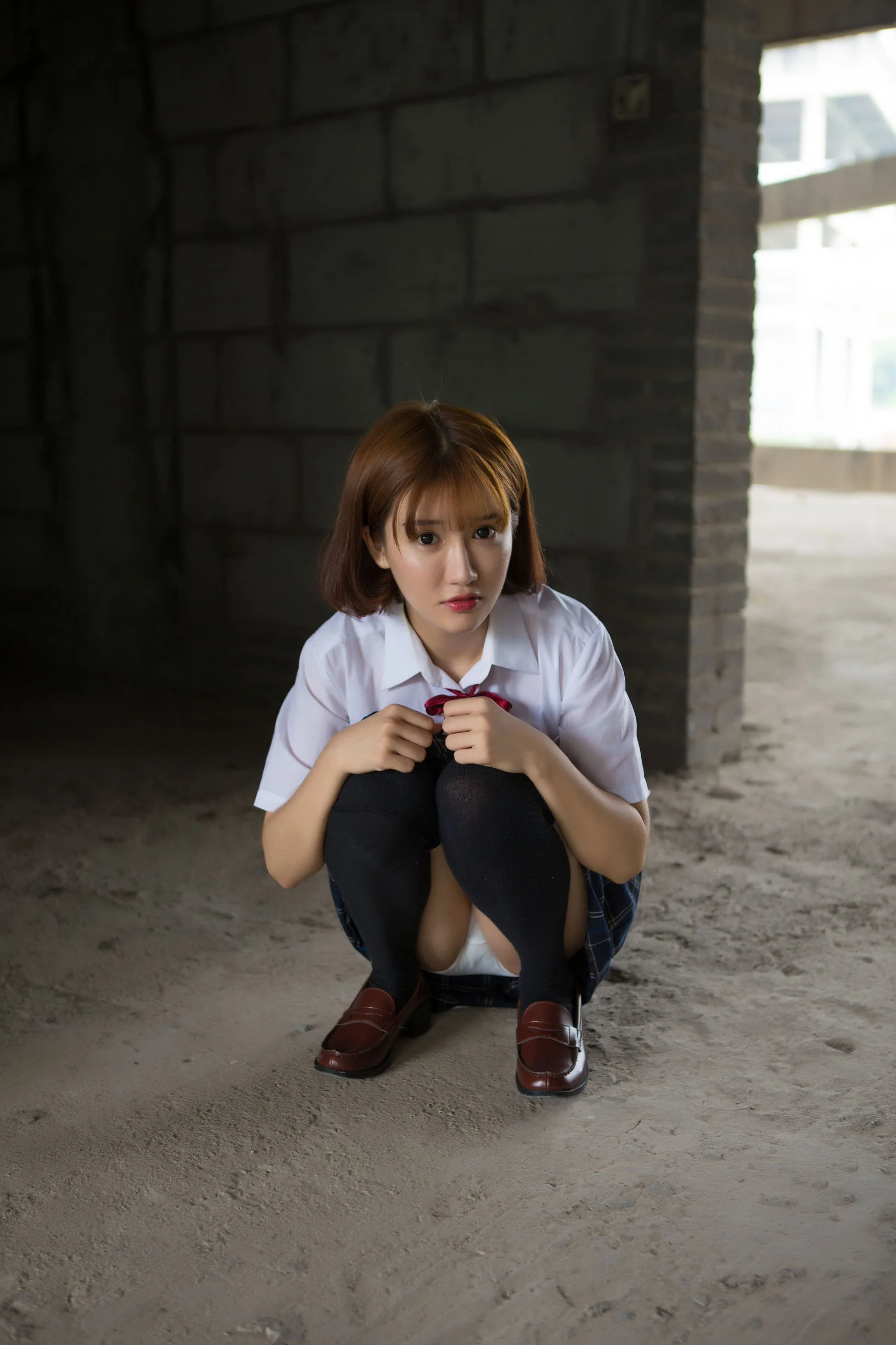 [网络美女] k8傲娇萌萌Vivian 学生装野外捆绑  第3张-《94零社区》