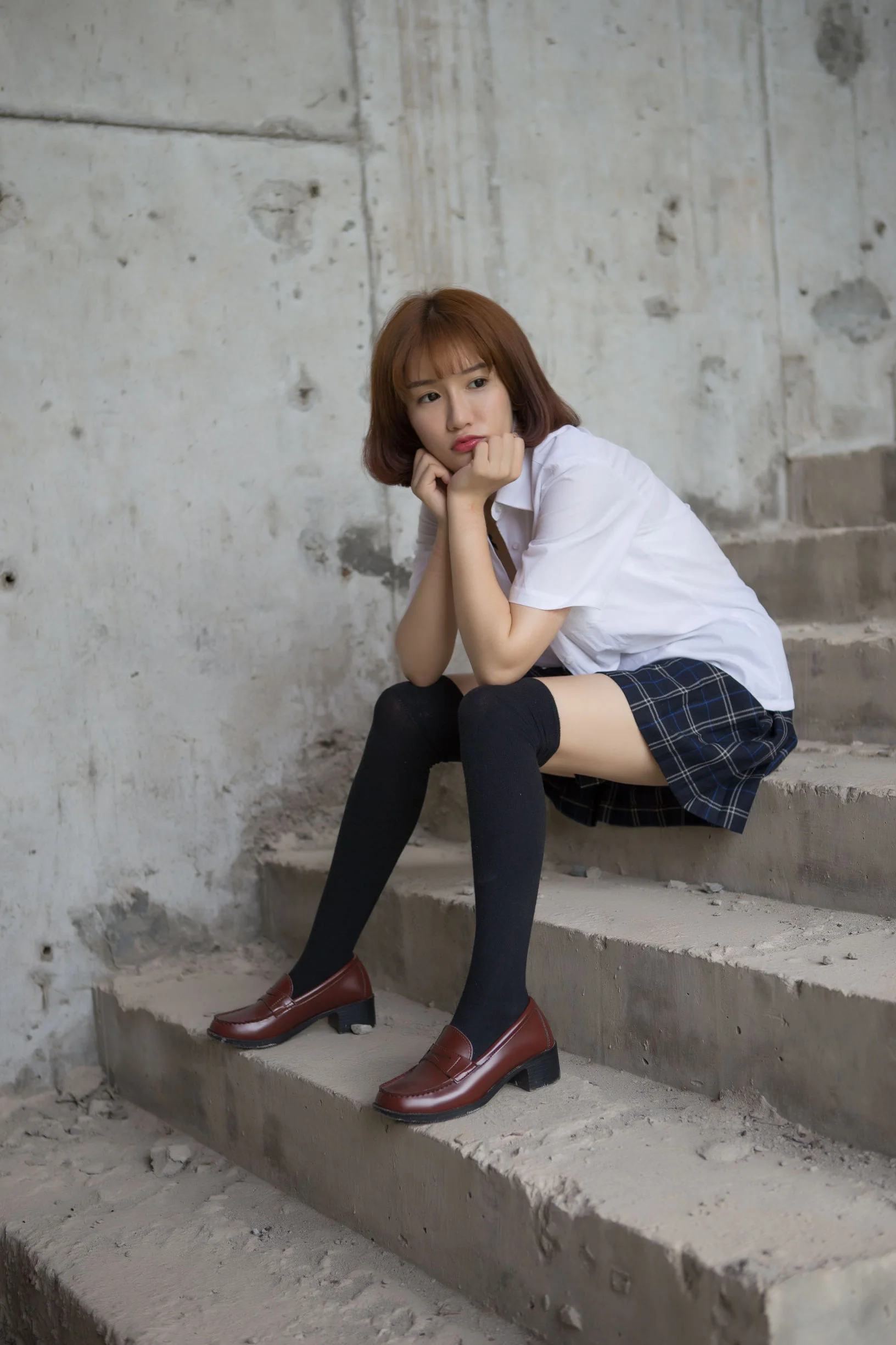 [网络美女] k8傲娇萌萌Vivian 学生装野外捆绑  第12张-《94零社区》