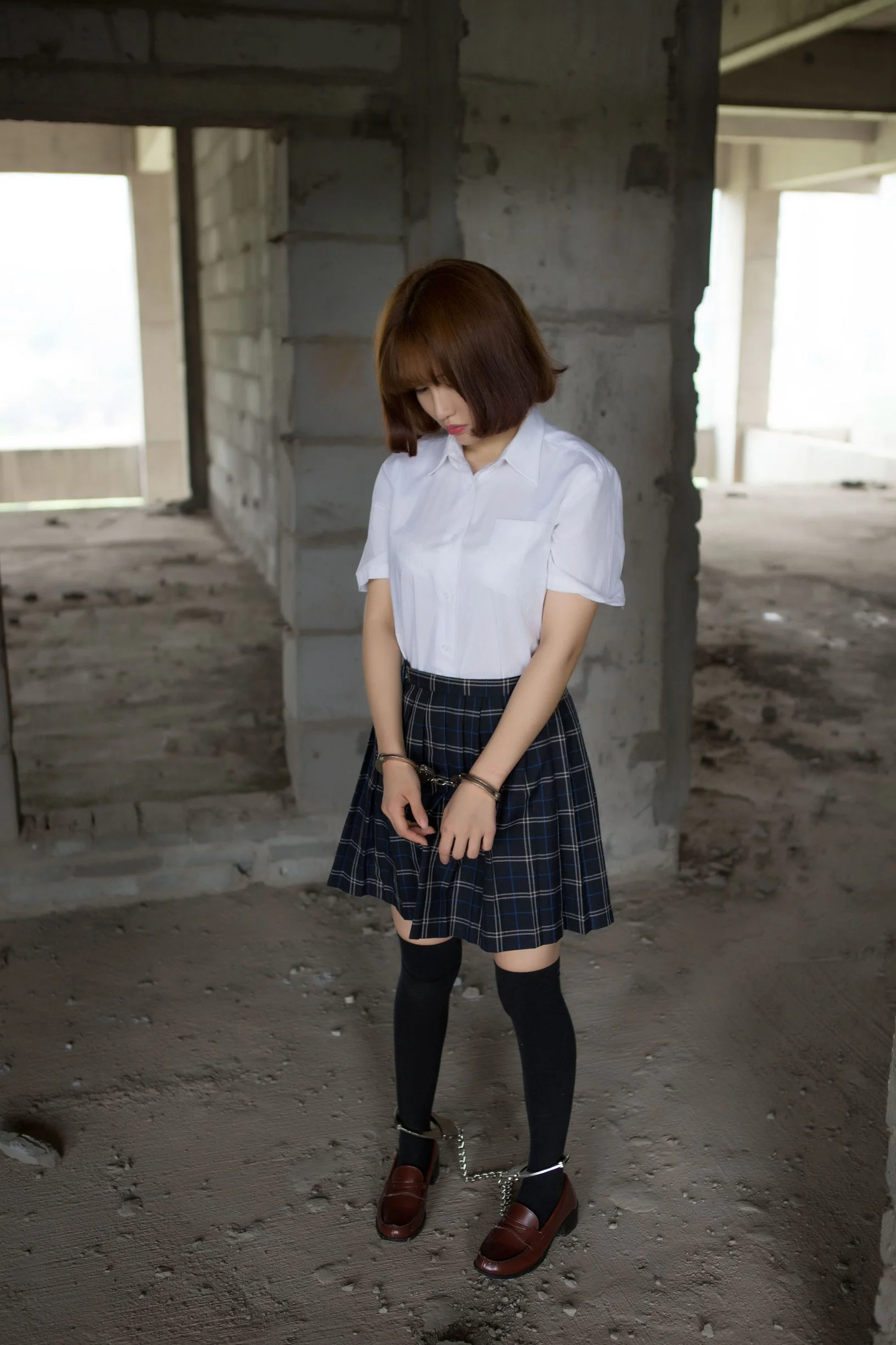 [网络美女] k8傲娇萌萌Vivian 学生装野外捆绑  第20张-《94零社区》