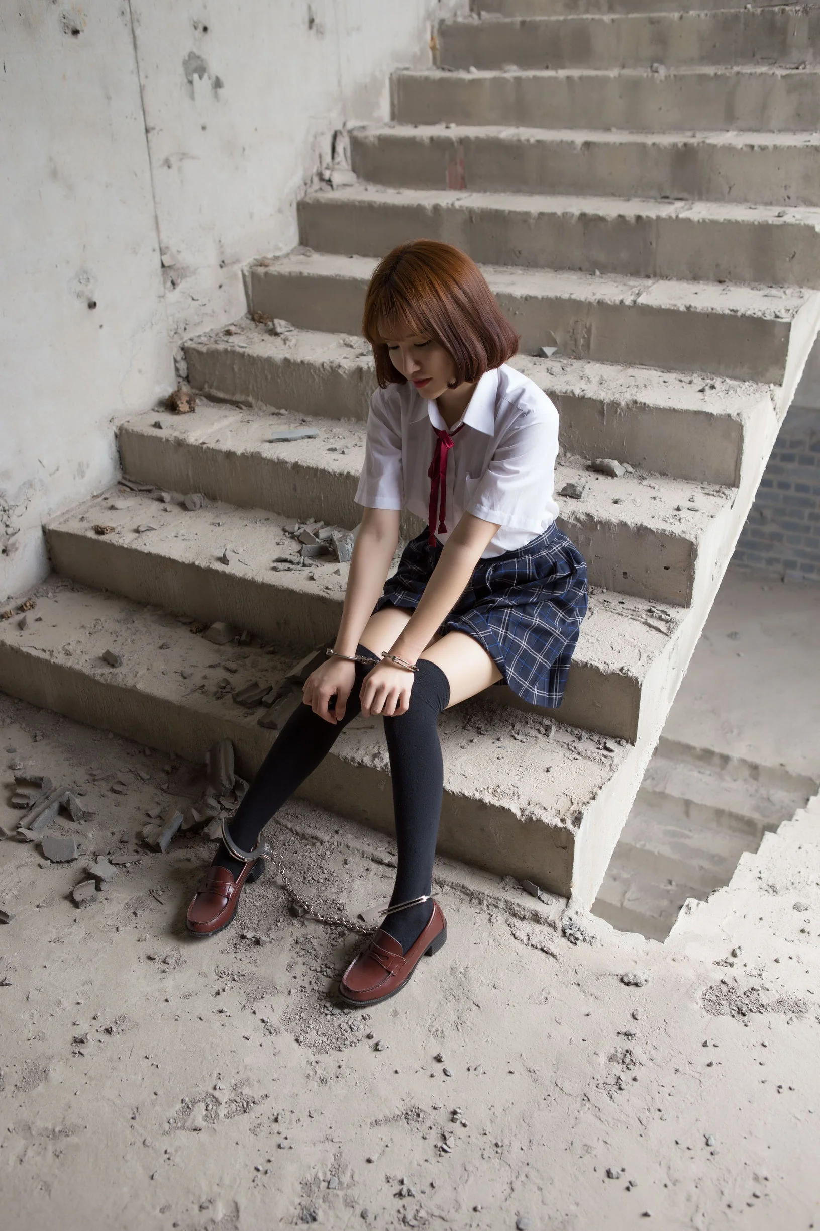 [网络美女] k8傲娇萌萌Vivian 学生装野外捆绑  第29张-《94零社区》
