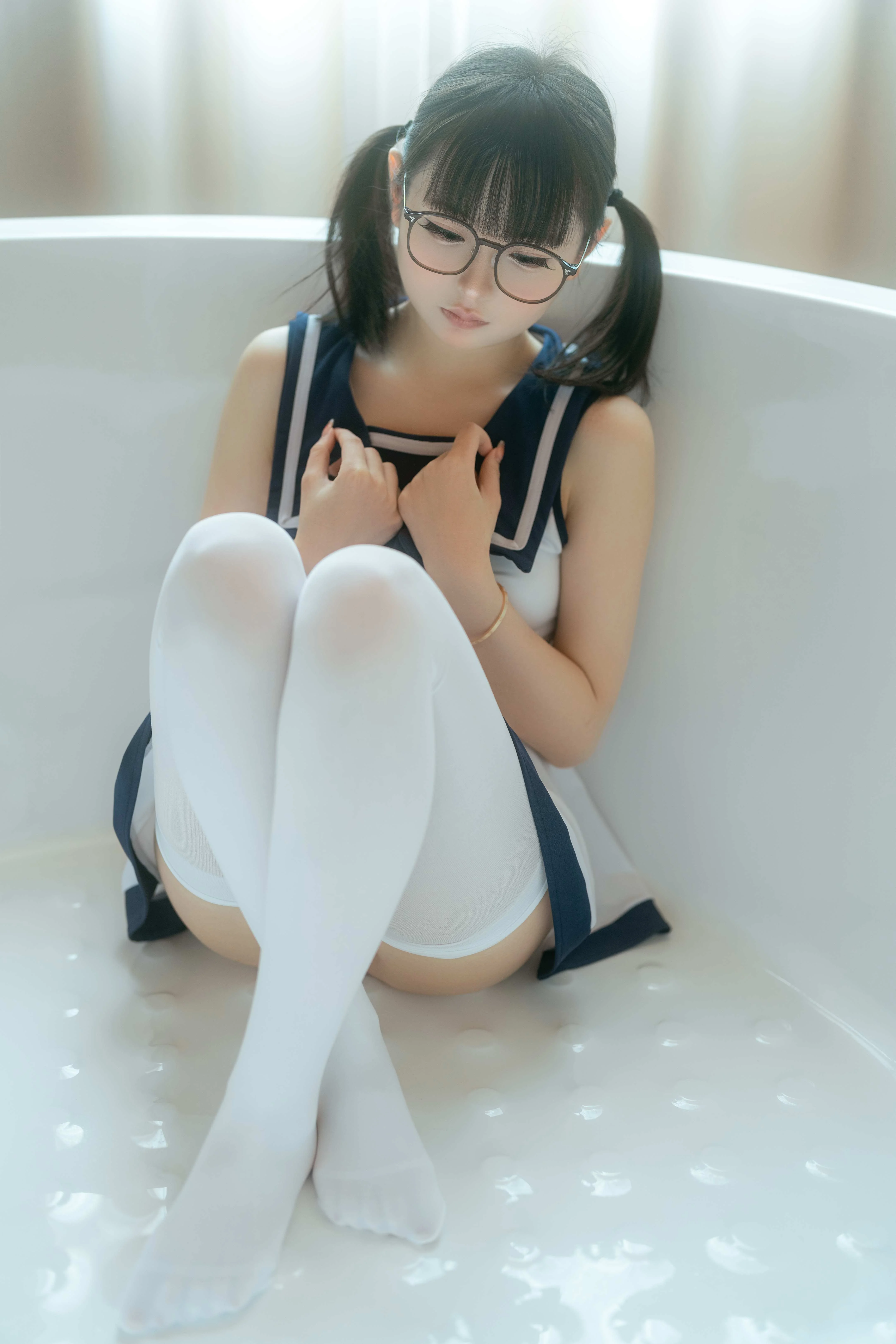 幼水铃衣 - 梦浴少女 81P1V  第6张-《94零社区》