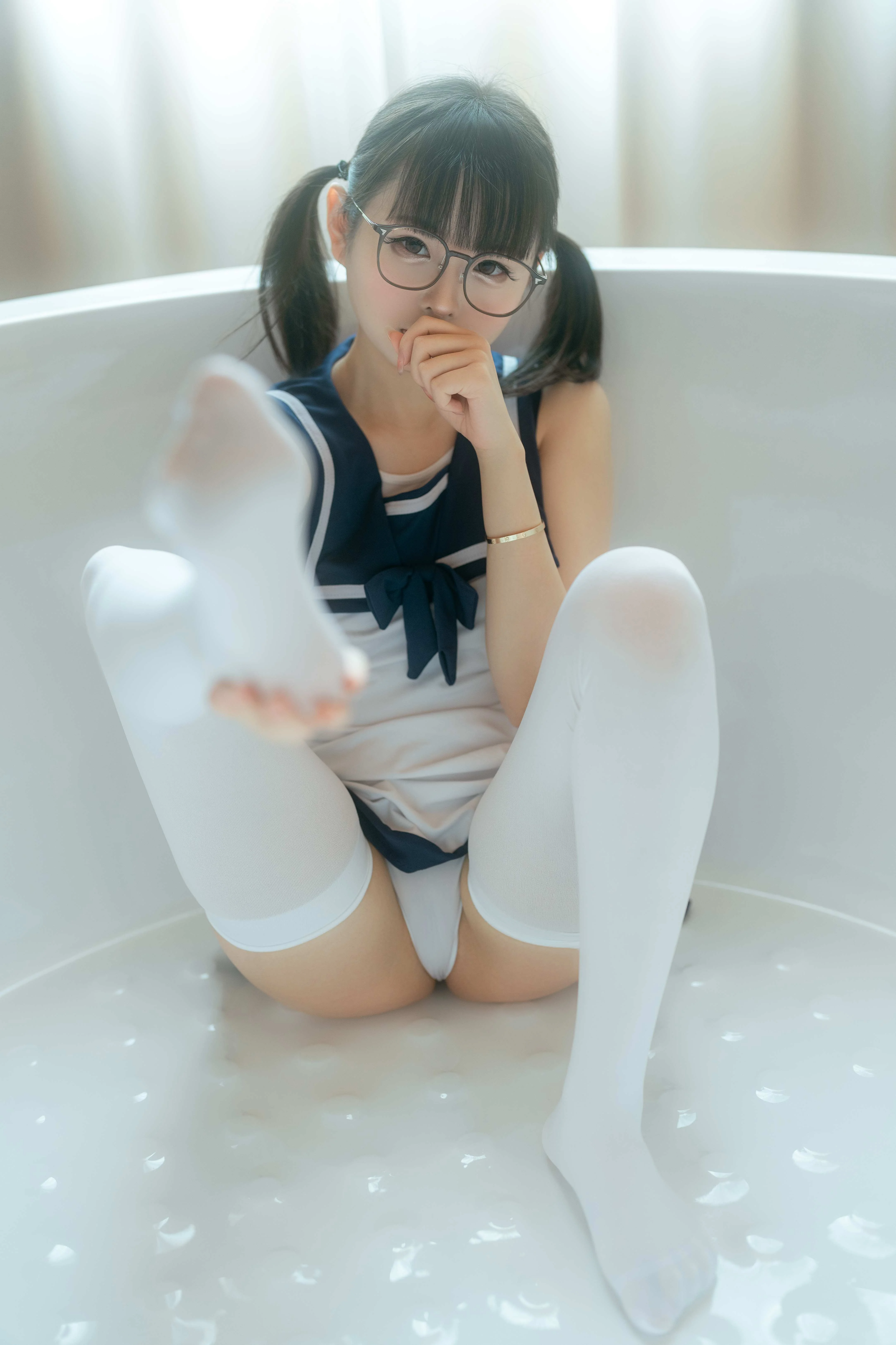 幼水铃衣 - 梦浴少女 81P1V  第44张-《94零社区》