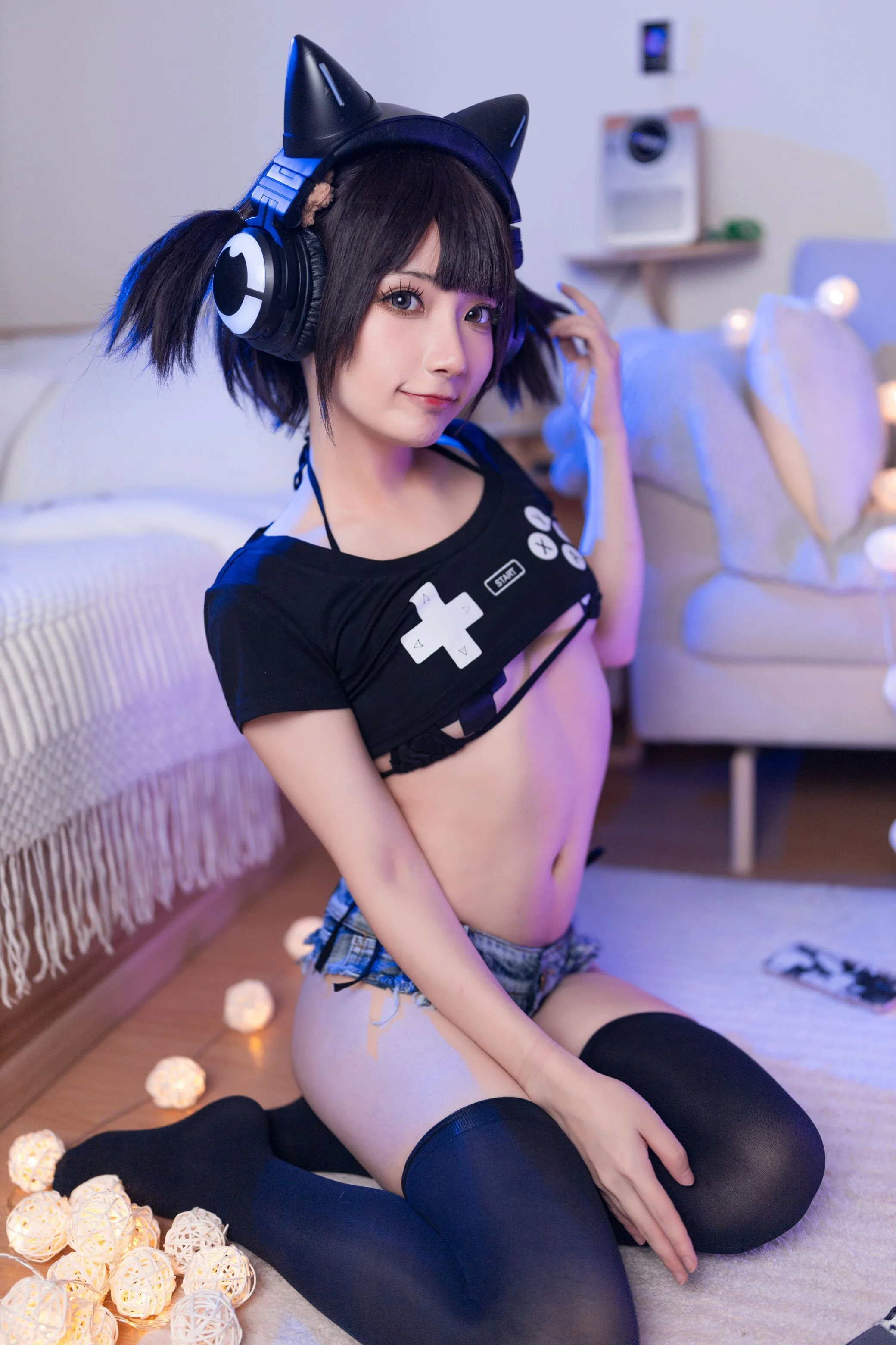 是三不是世w - 偷玩游戏机的少女 48P  第9张-《94零社区》