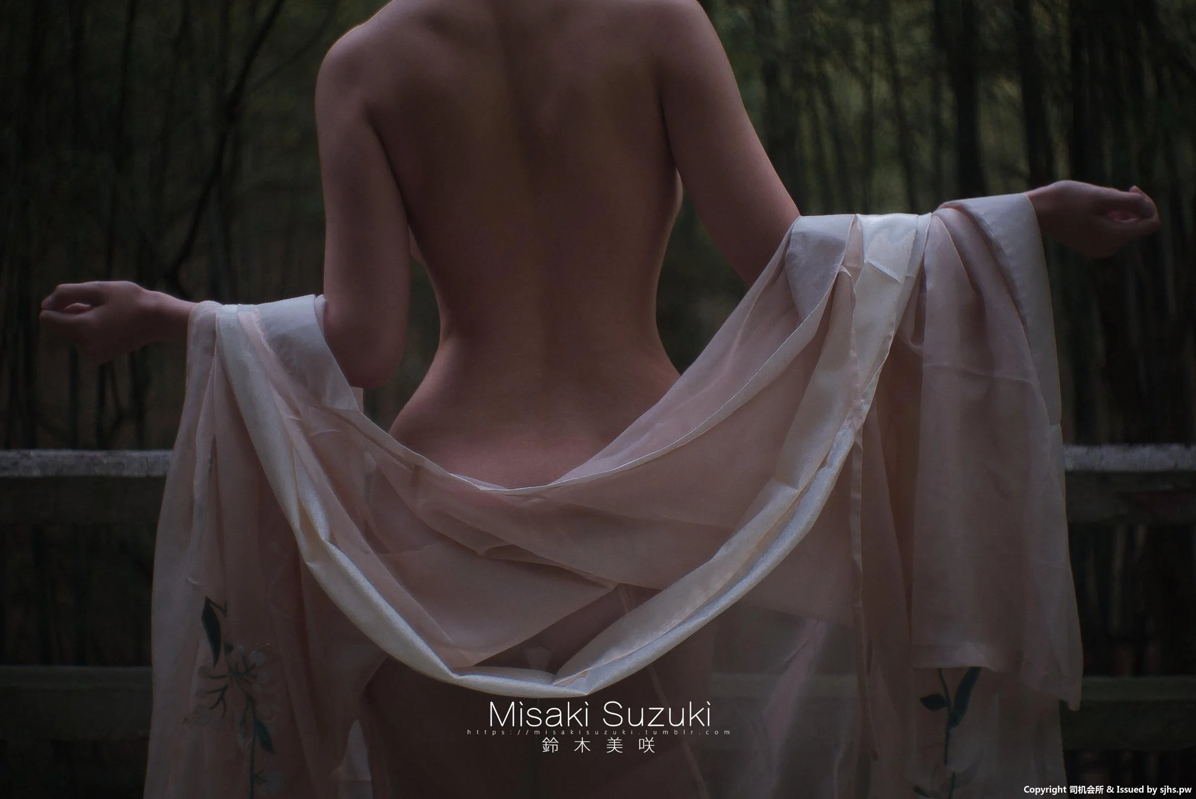 [Misaki Suzuki] 古典庭院中的优雅美人 51P  第45张-《94零社区》