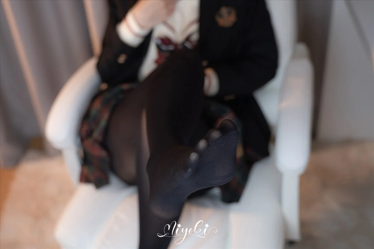 铃木美咲 - 现役JK的美脚连裤袜 32P  第14张-《94零社区》